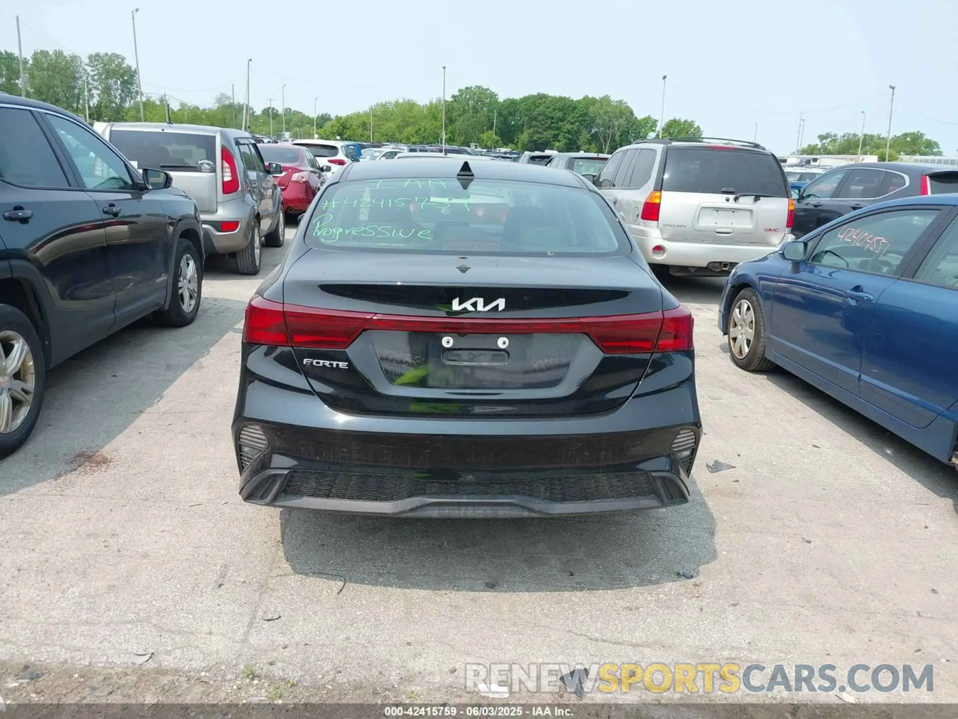 16 Photograph of a damaged car 3KPF24AD7PE531713 KIA FORTE 2023
