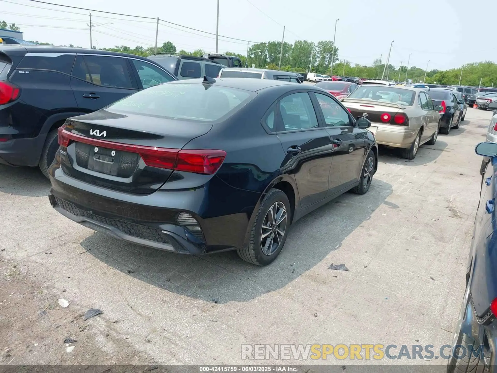 4 Photograph of a damaged car 3KPF24AD7PE531713 KIA FORTE 2023