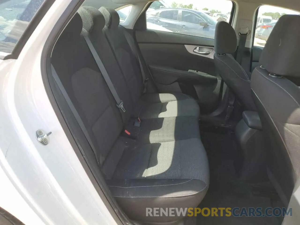 10 Photograph of a damaged car 3KPF24AD7PE532490 KIA FORTE 2023