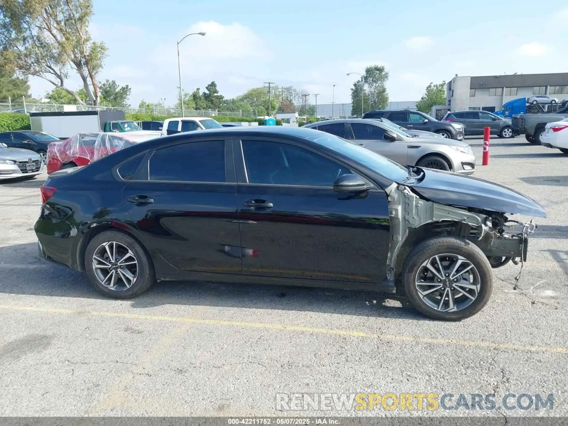 14 Photograph of a damaged car 3KPF24AD7PE550875 KIA FORTE 2023
