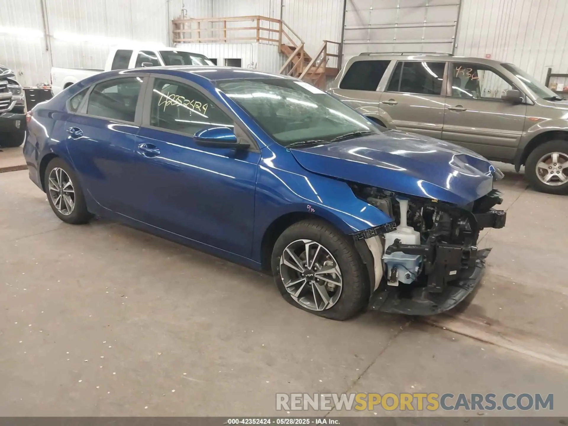 1 Photograph of a damaged car 3KPF24AD7PE569555 KIA FORTE 2023