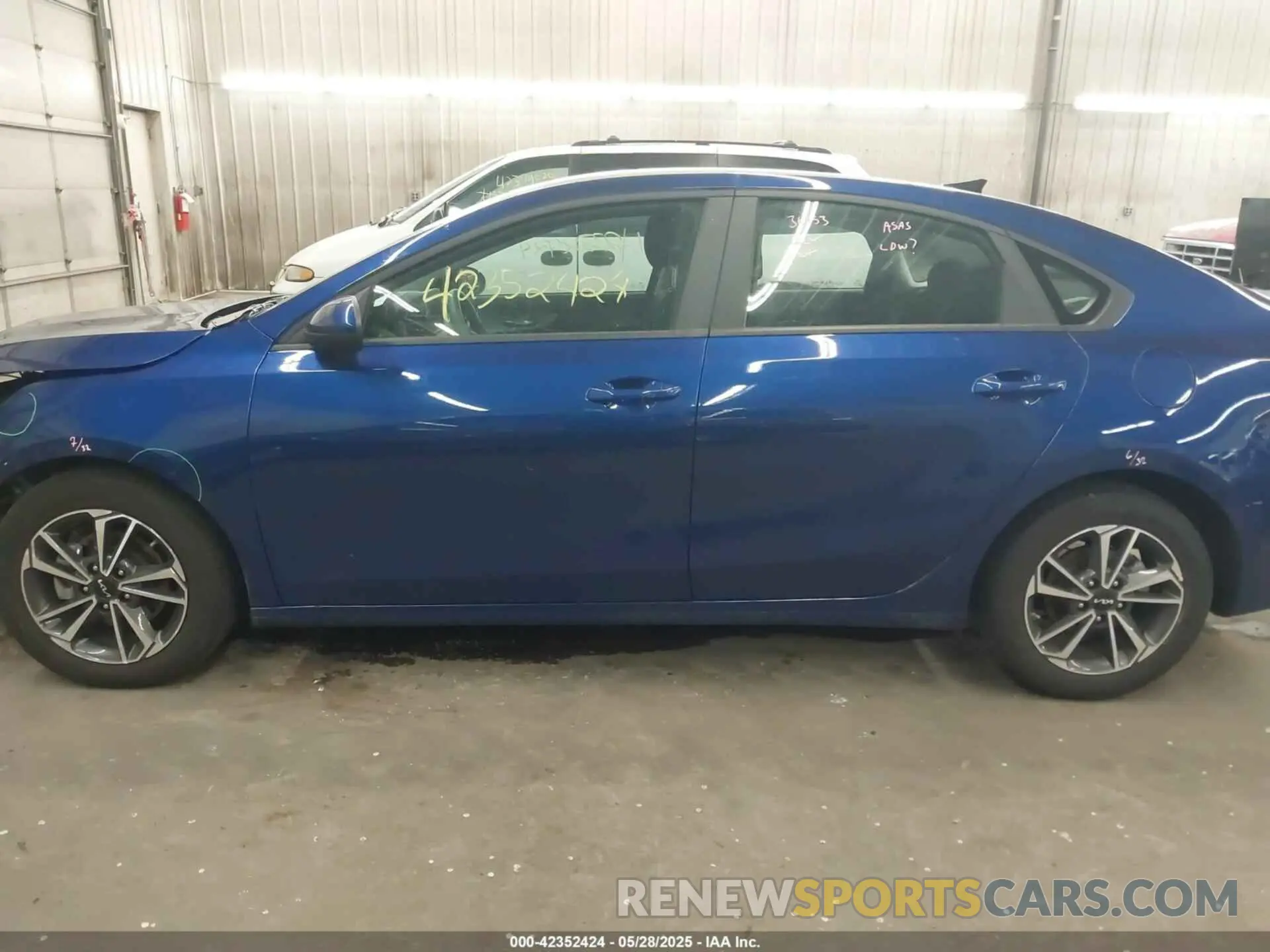 15 Photograph of a damaged car 3KPF24AD7PE569555 KIA FORTE 2023