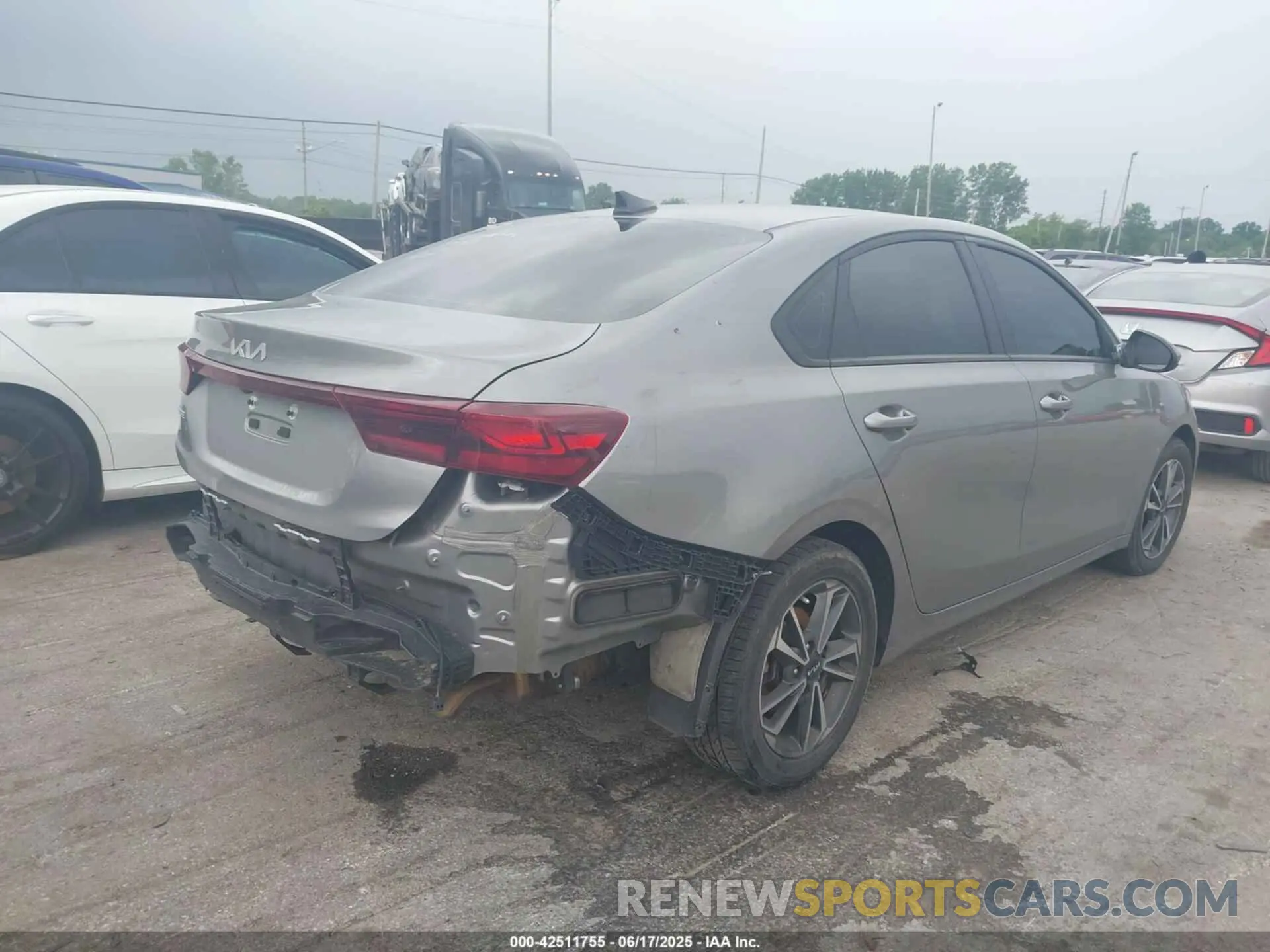 4 Photograph of a damaged car 3KPF24AD7PE603915 KIA FORTE 2023