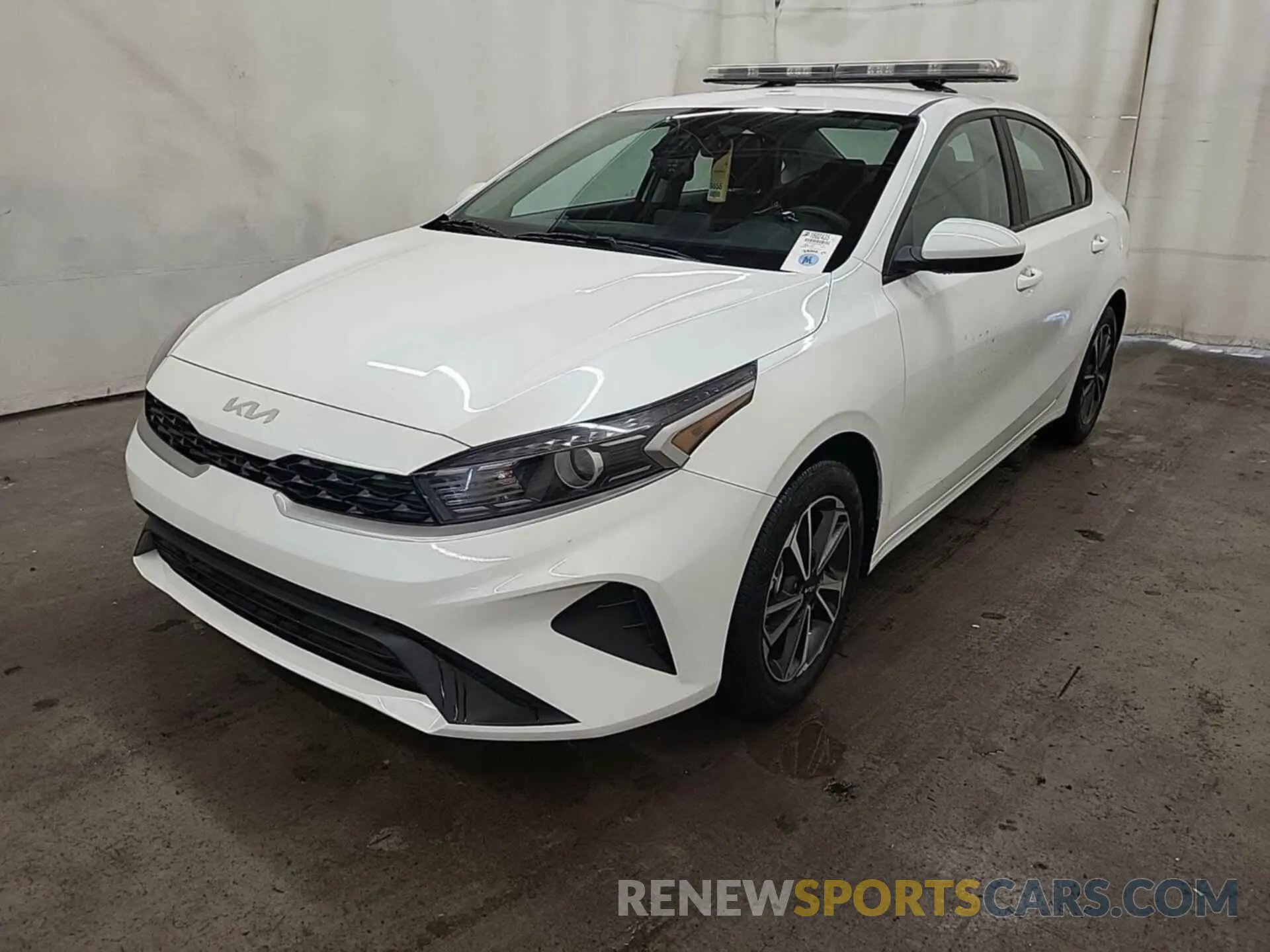 18 Photograph of a damaged car 3KPF24AD7PE605776 KIA FORTE 2023