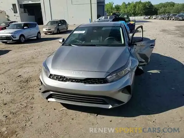 13 Photograph of a damaged car 3KPF24AD7PE633643 KIA FORTE 2023