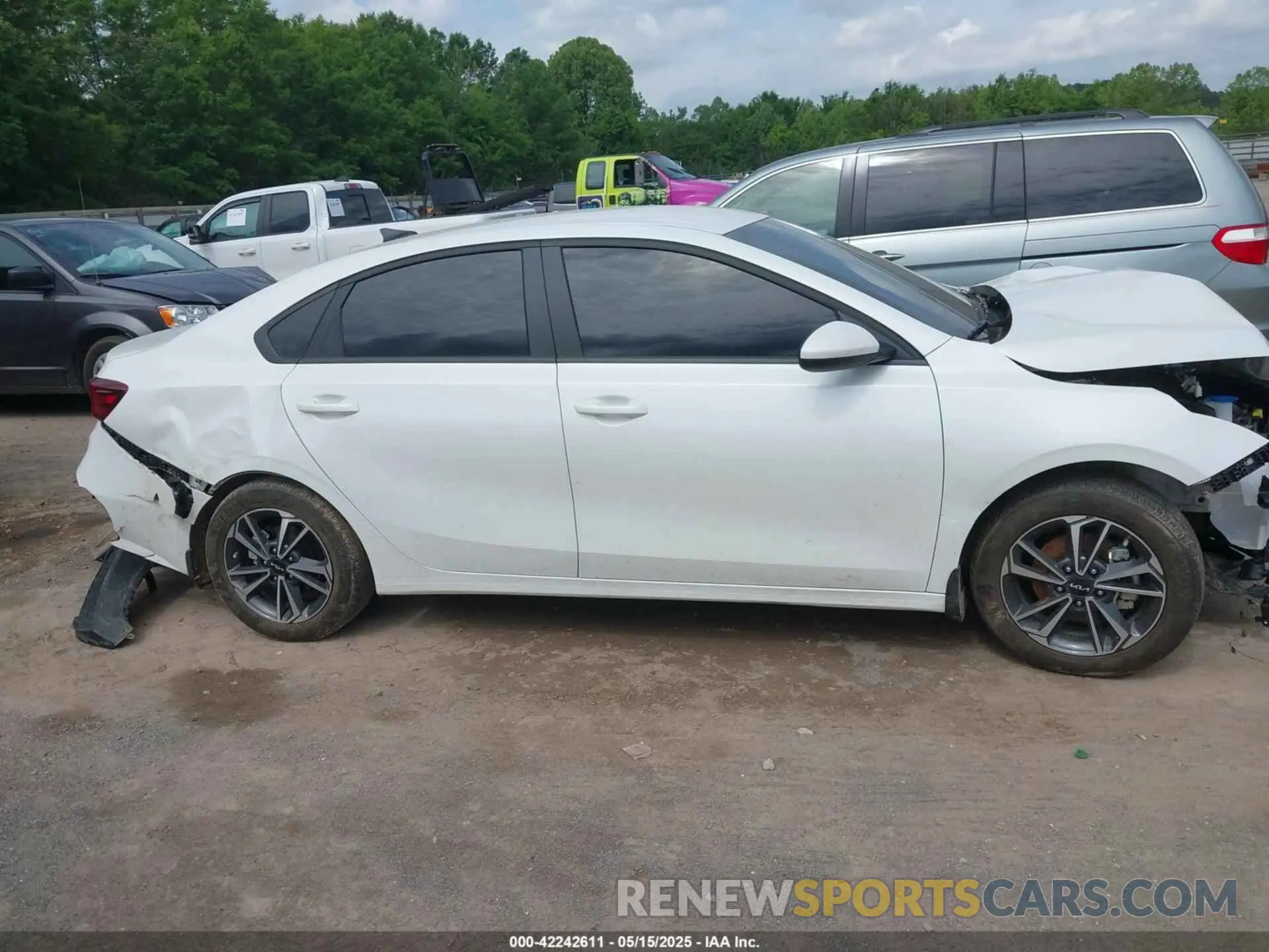 14 Photograph of a damaged car 3KPF24AD7PE641760 KIA FORTE 2023