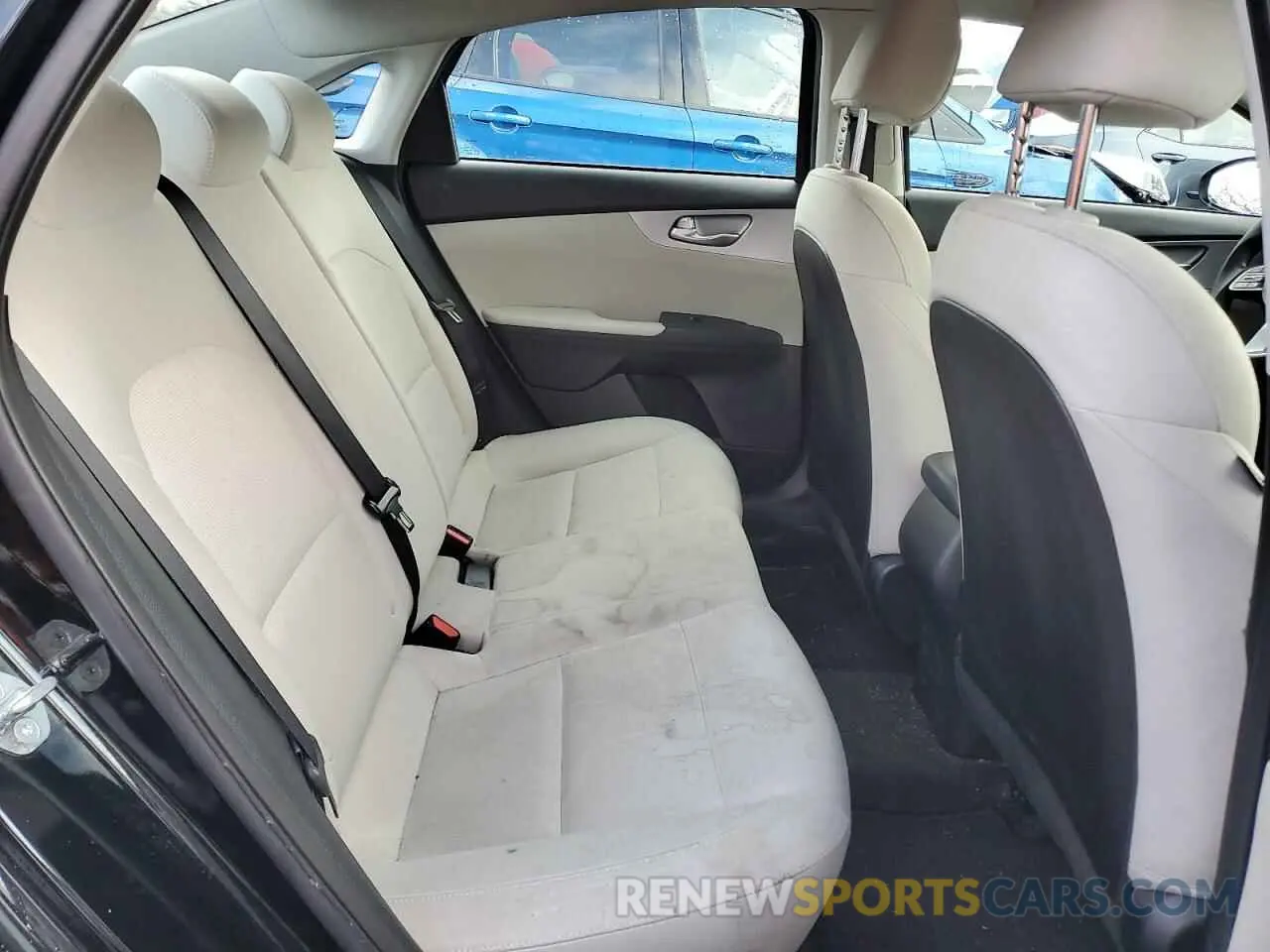 10 Photograph of a damaged car 3KPF24AD7PE654248 KIA FORTE 2023