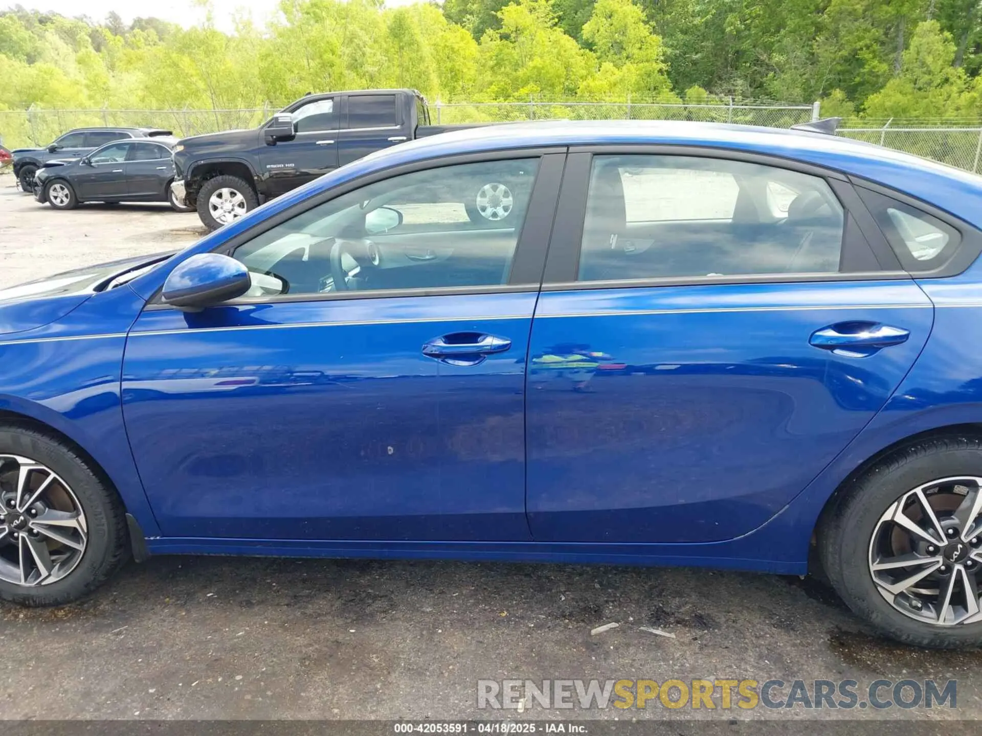15 Photograph of a damaged car 3KPF24AD7PE682132 KIA FORTE 2023