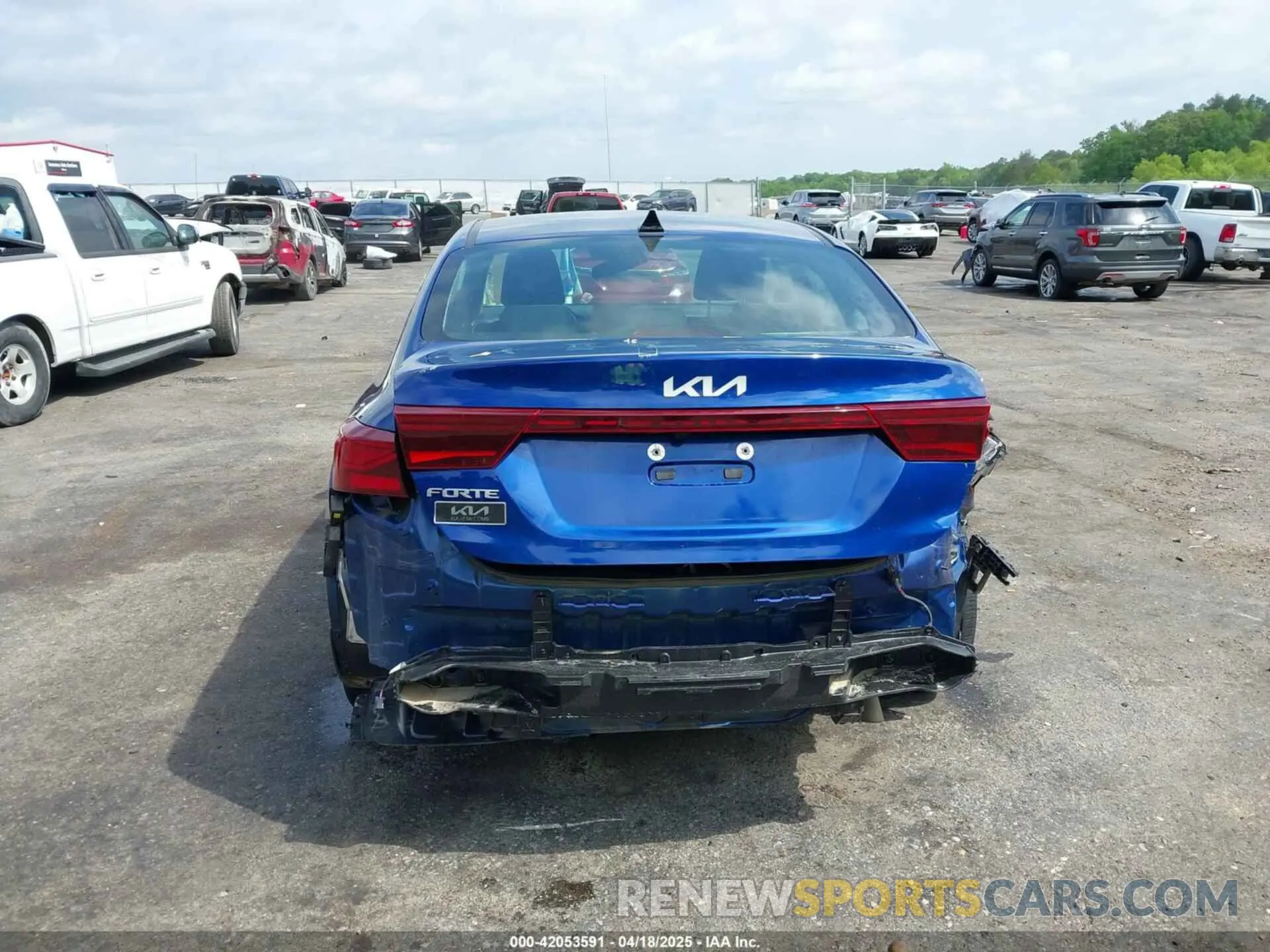 17 Photograph of a damaged car 3KPF24AD7PE682132 KIA FORTE 2023
