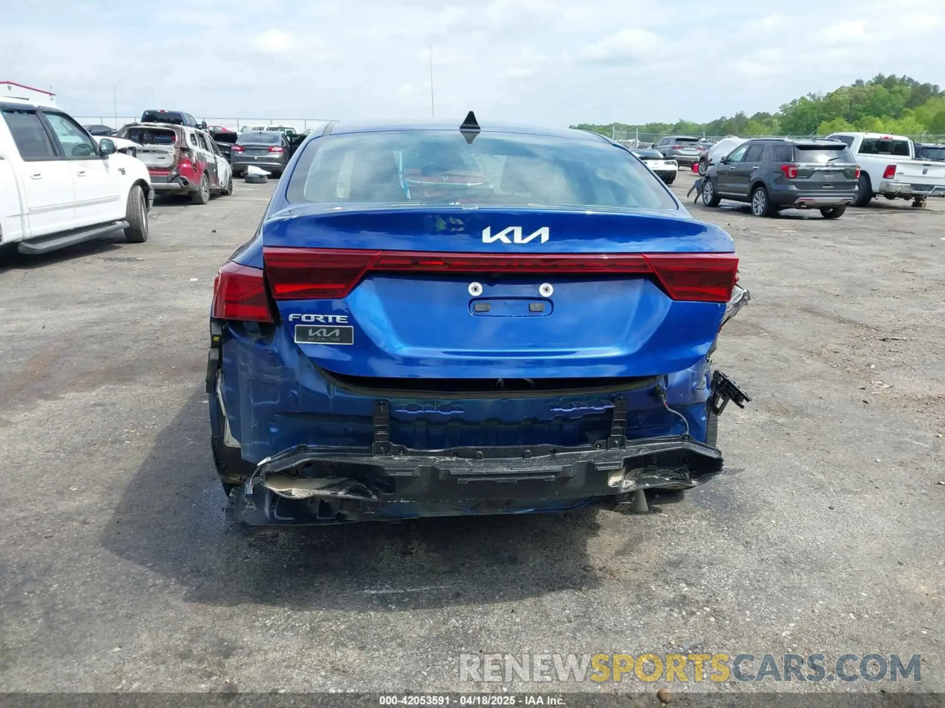 18 Photograph of a damaged car 3KPF24AD7PE682132 KIA FORTE 2023