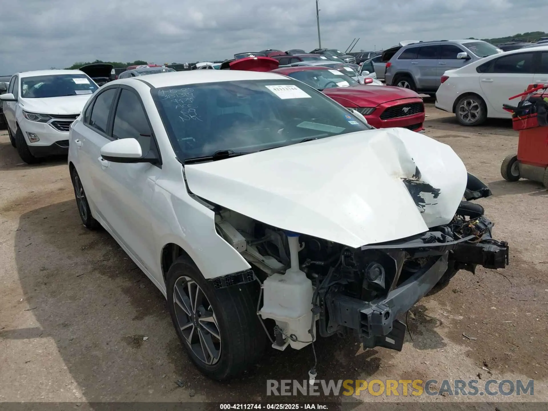 1 Photograph of a damaged car 3KPF24AD7PE686469 KIA FORTE 2023
