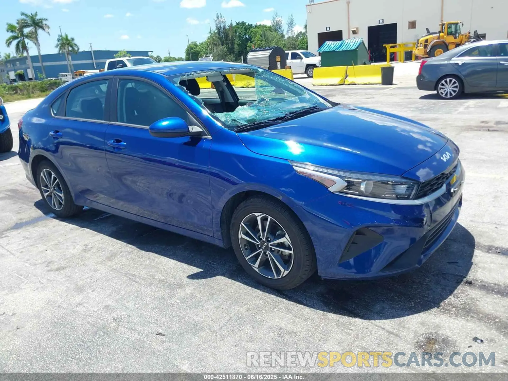 1 Photograph of a damaged car 3KPF24AD7PE690912 KIA FORTE 2023
