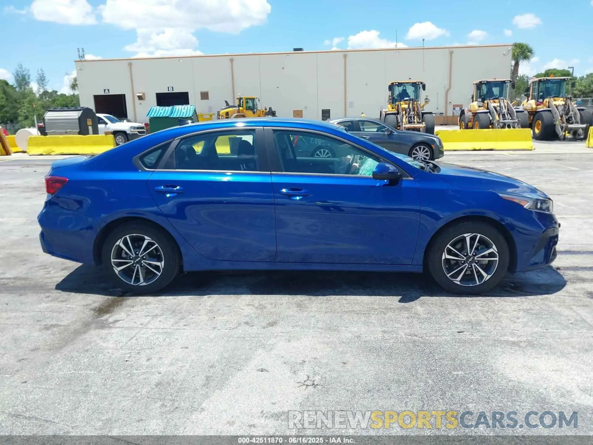 13 Photograph of a damaged car 3KPF24AD7PE690912 KIA FORTE 2023