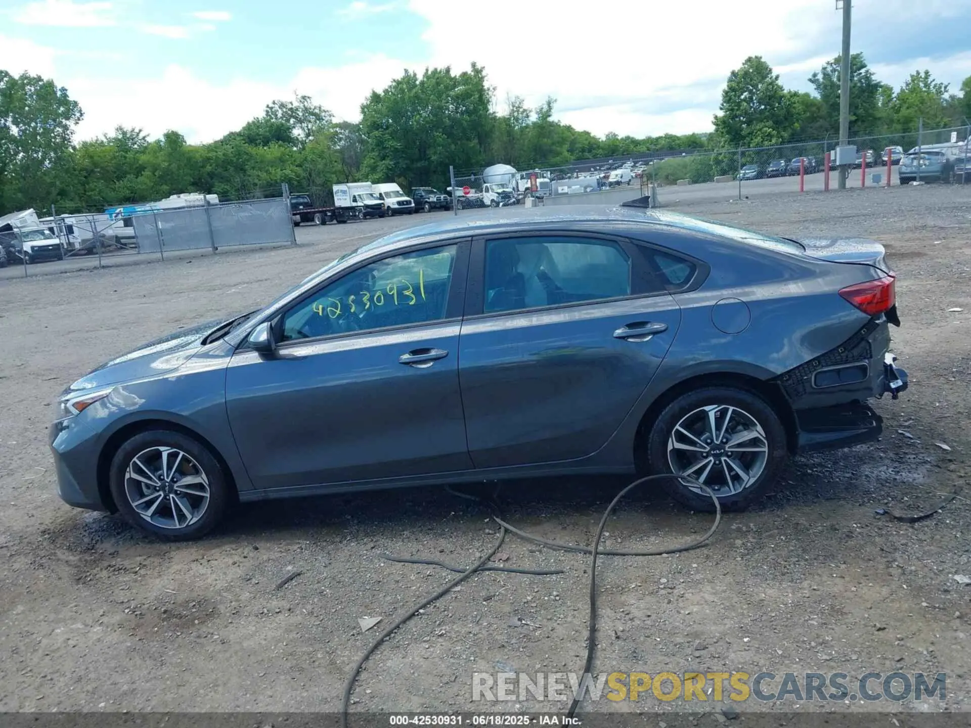 15 Photograph of a damaged car 3KPF24AD7PE693390 KIA FORTE 2023
