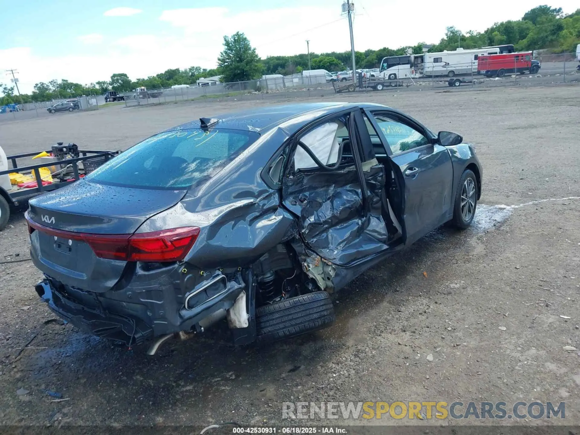 4 Photograph of a damaged car 3KPF24AD7PE693390 KIA FORTE 2023