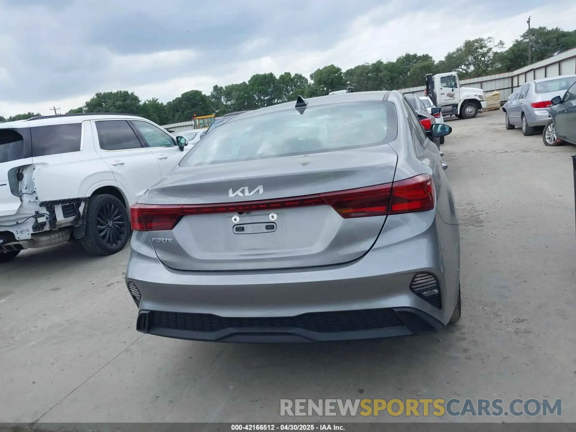 16 Photograph of a damaged car 3KPF24AD8PE558631 KIA FORTE 2023