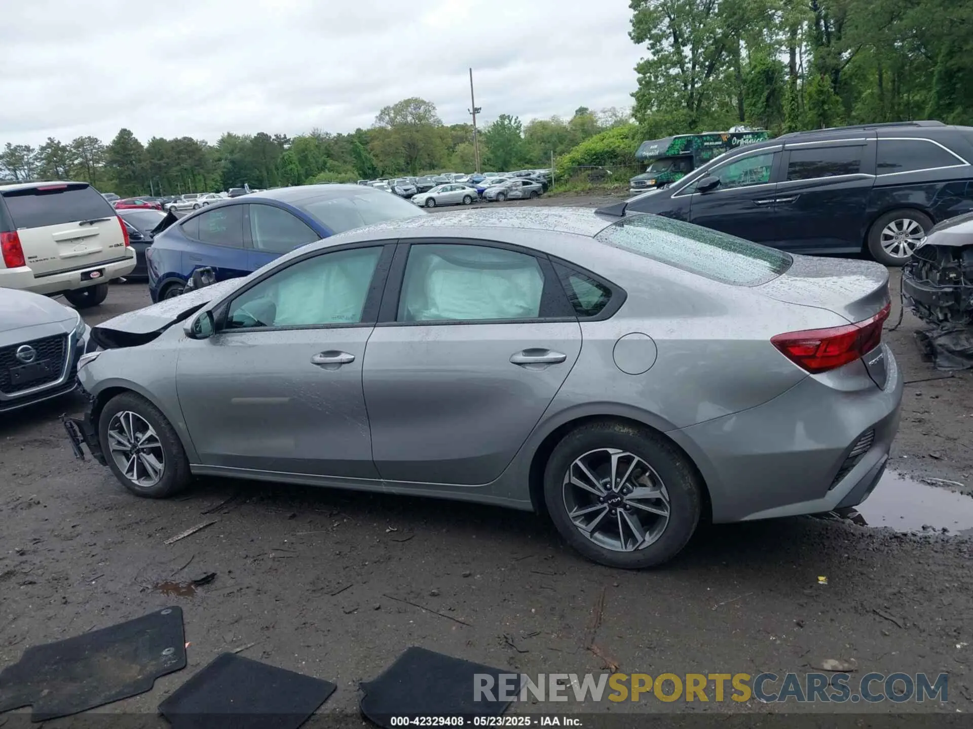 14 Photograph of a damaged car 3KPF24AD8PE558676 KIA FORTE 2023