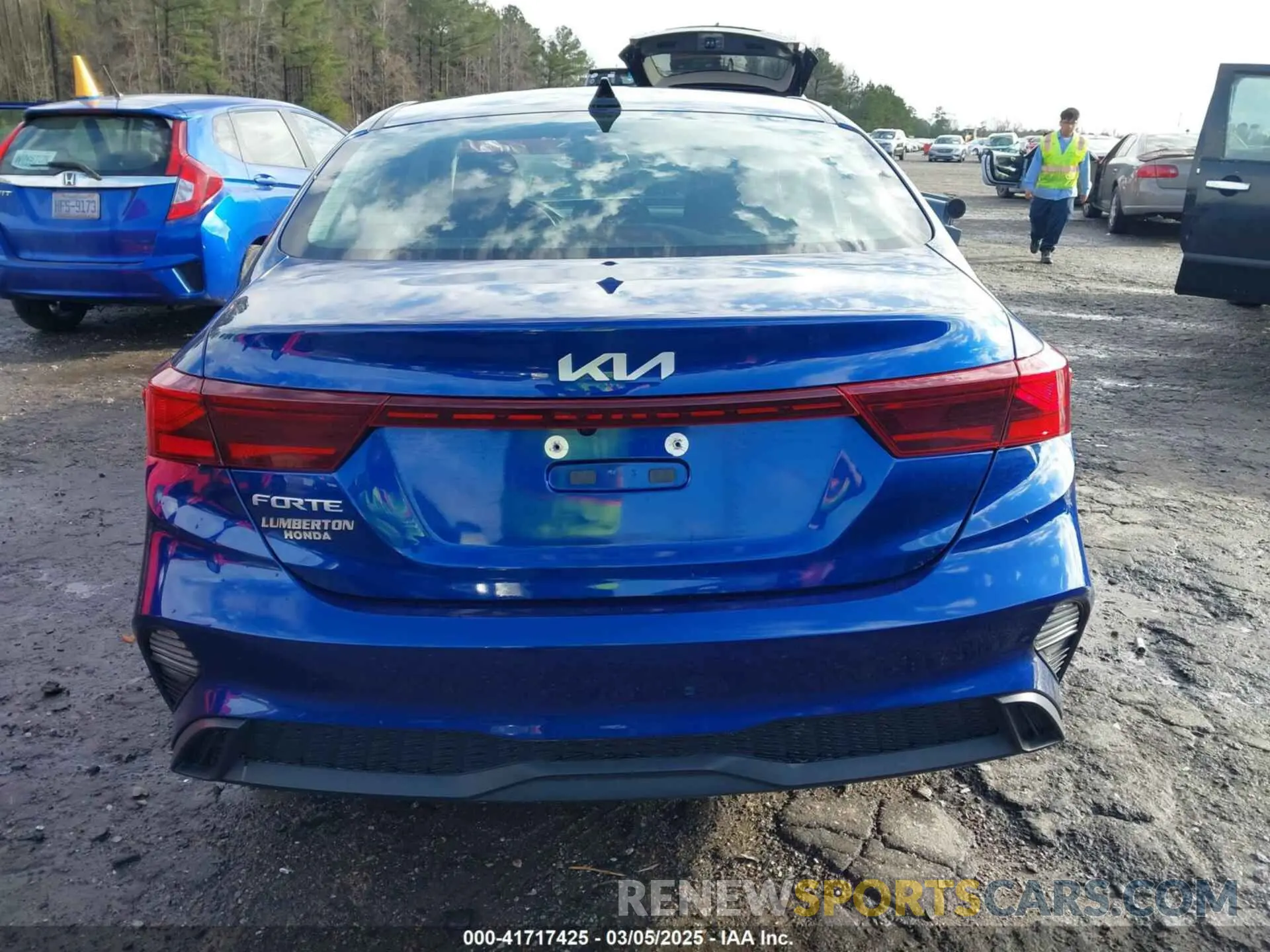 17 Photograph of a damaged car 3KPF24AD8PE579706 KIA FORTE 2023