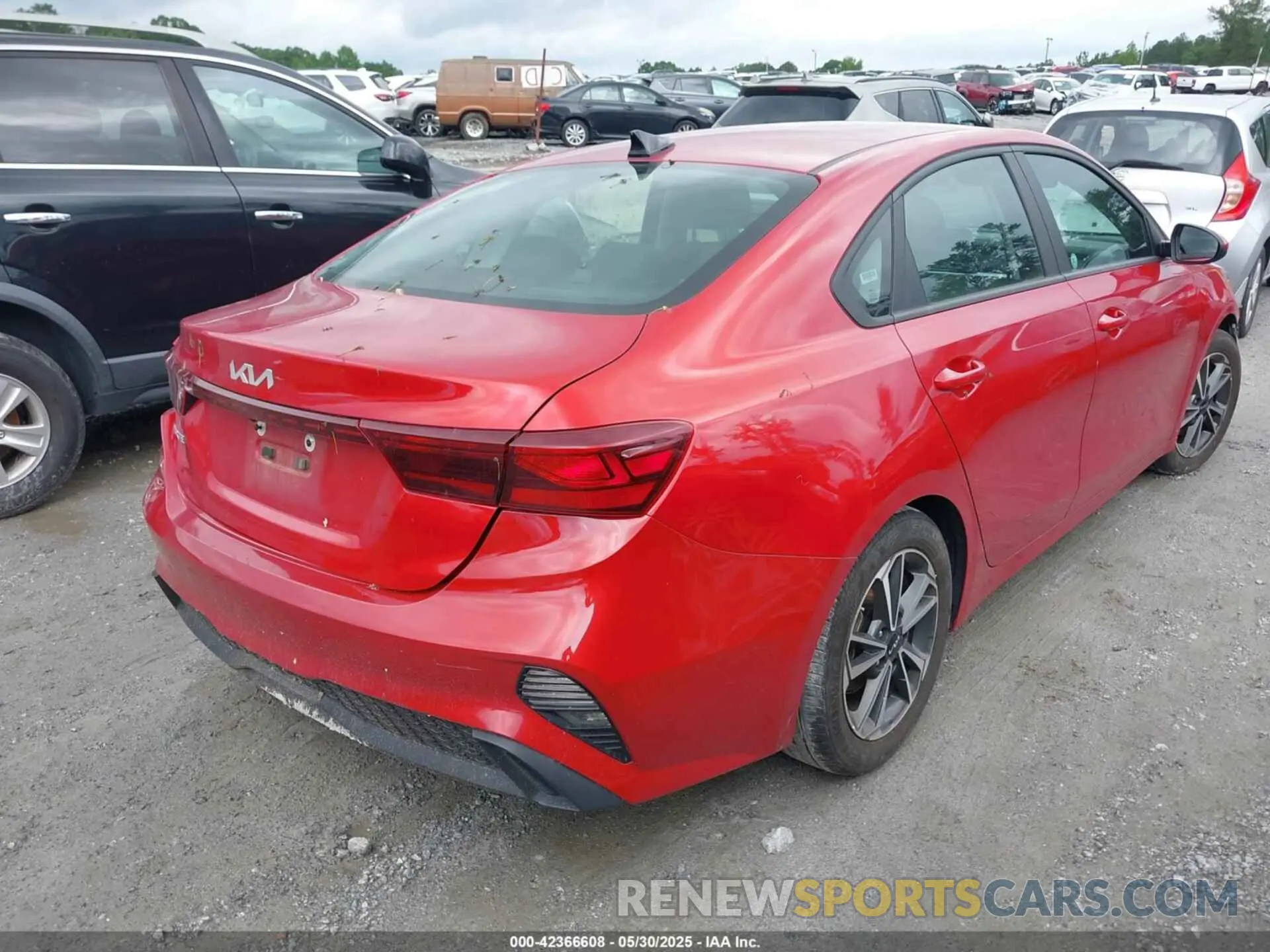 4 Photograph of a damaged car 3KPF24AD8PE582105 KIA FORTE 2023