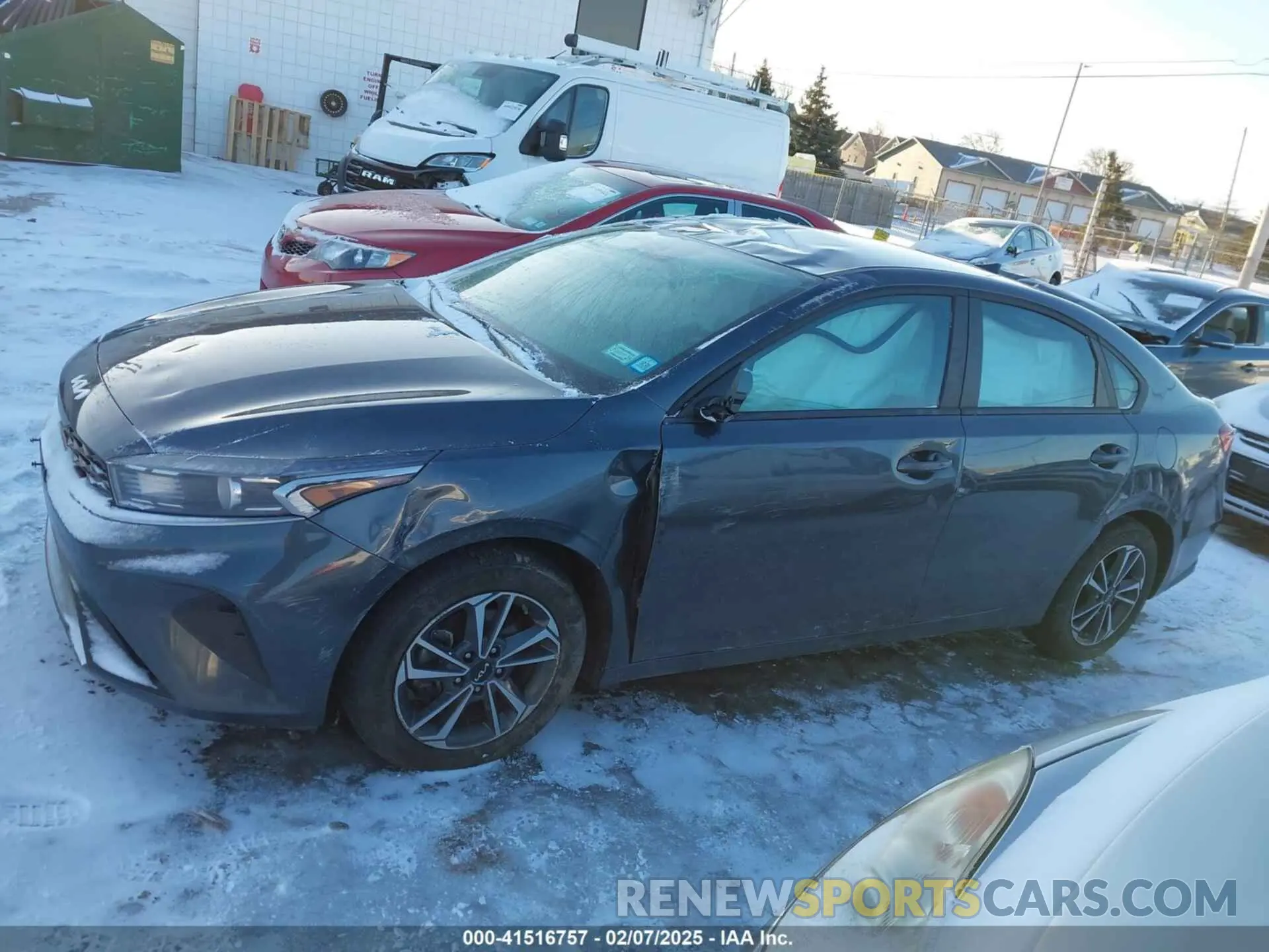 14 Photograph of a damaged car 3KPF24AD8PE582492 KIA FORTE 2023