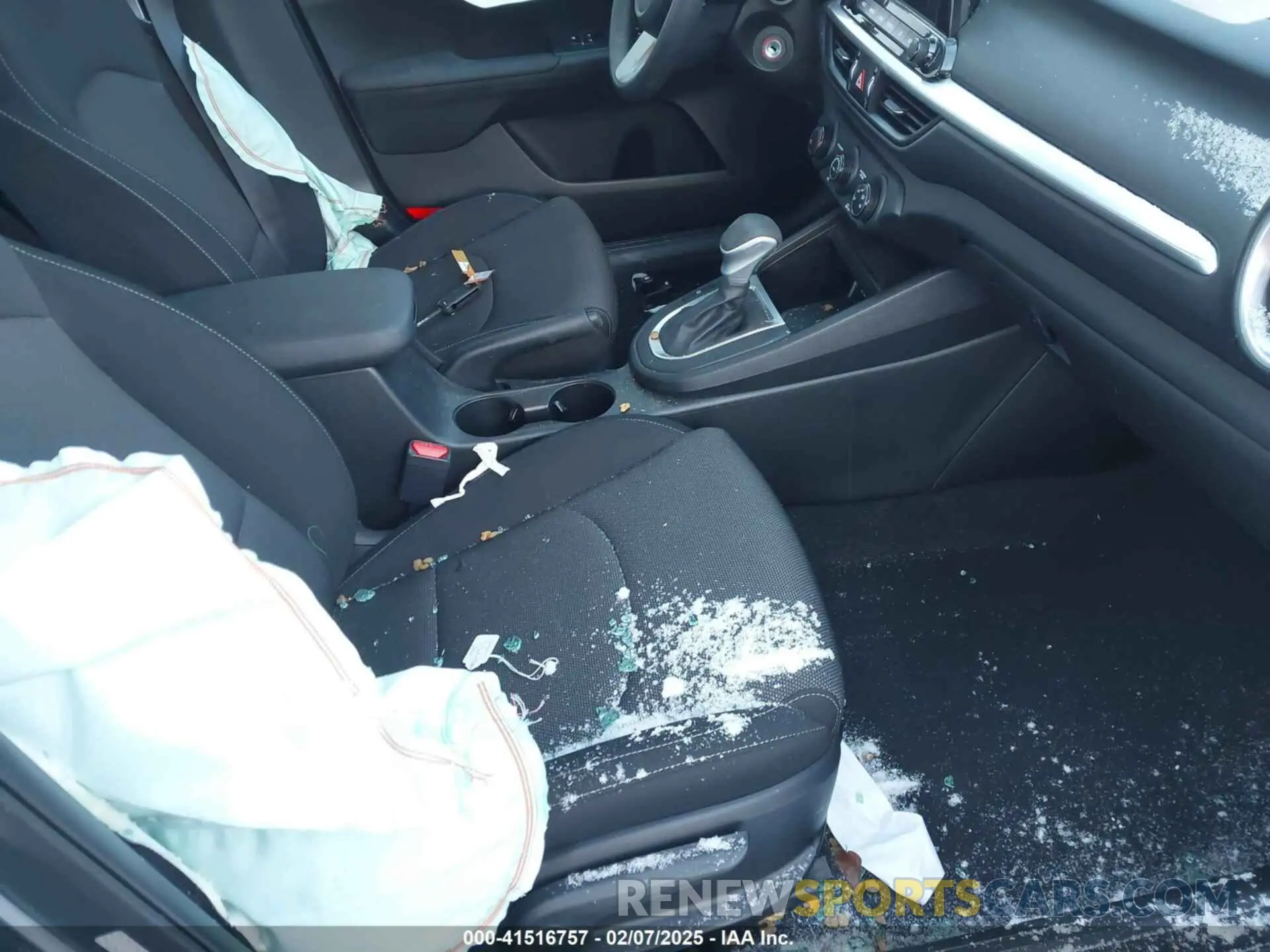 5 Photograph of a damaged car 3KPF24AD8PE582492 KIA FORTE 2023