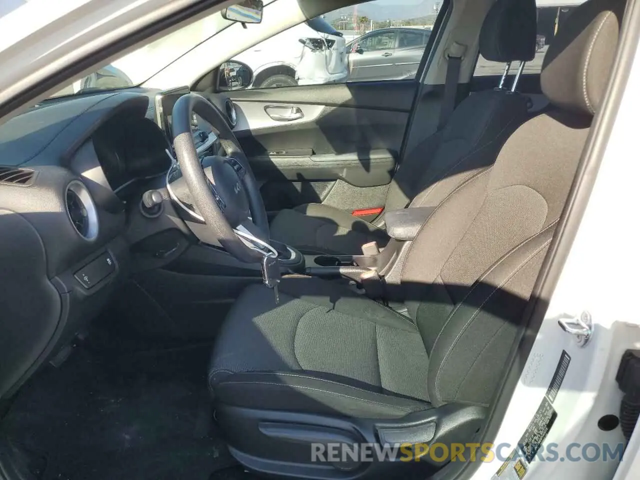 7 Photograph of a damaged car 3KPF24AD8PE609318 KIA FORTE 2023
