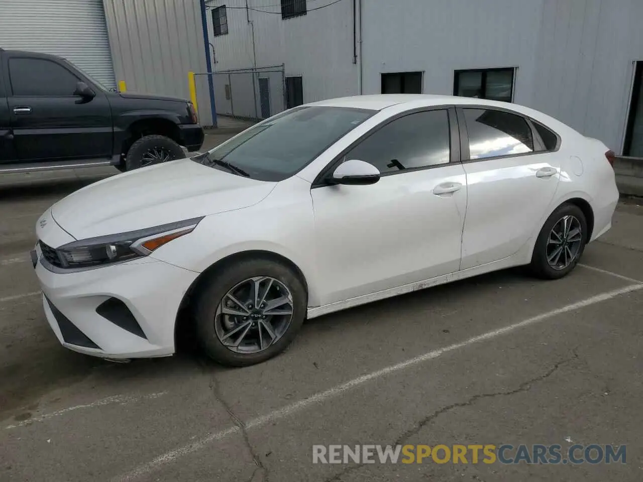 1 Photograph of a damaged car 3KPF24AD8PE609867 KIA FORTE 2023