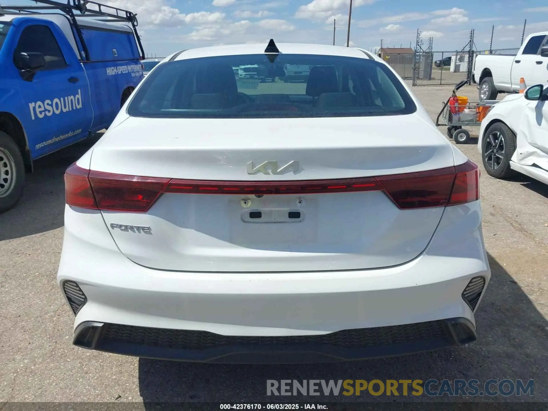 16 Photograph of a damaged car 3KPF24AD8PE624501 KIA FORTE 2023