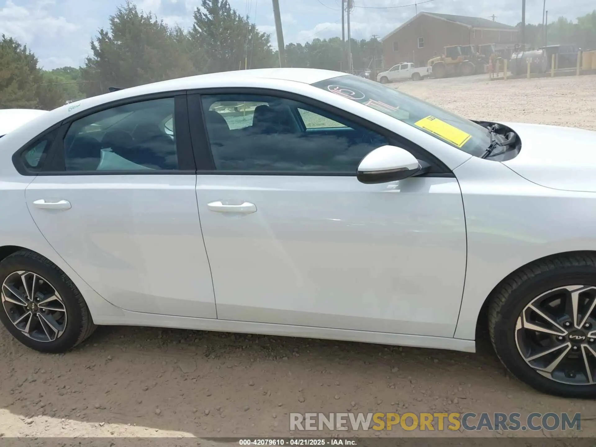 13 Photograph of a damaged car 3KPF24AD8PE660592 KIA FORTE 2023