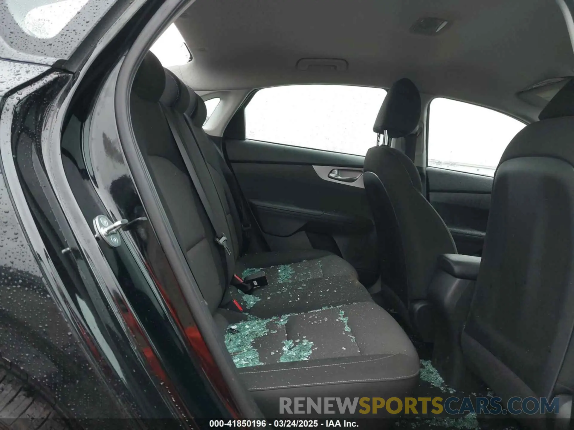 8 Photograph of a damaged car 3KPF24AD8PE662939 KIA FORTE 2023