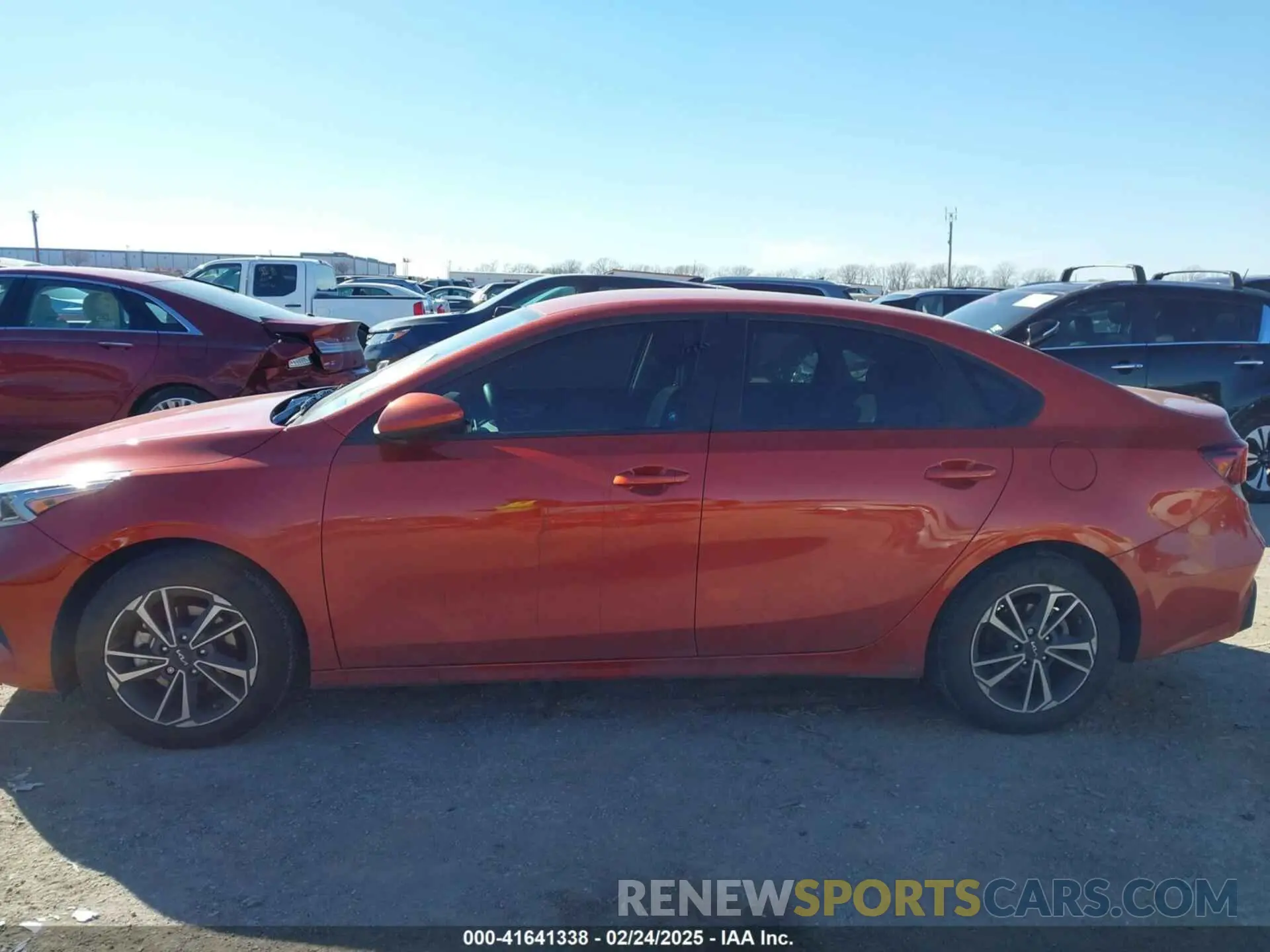 14 Photograph of a damaged car 3KPF24AD8PE680891 KIA FORTE 2023