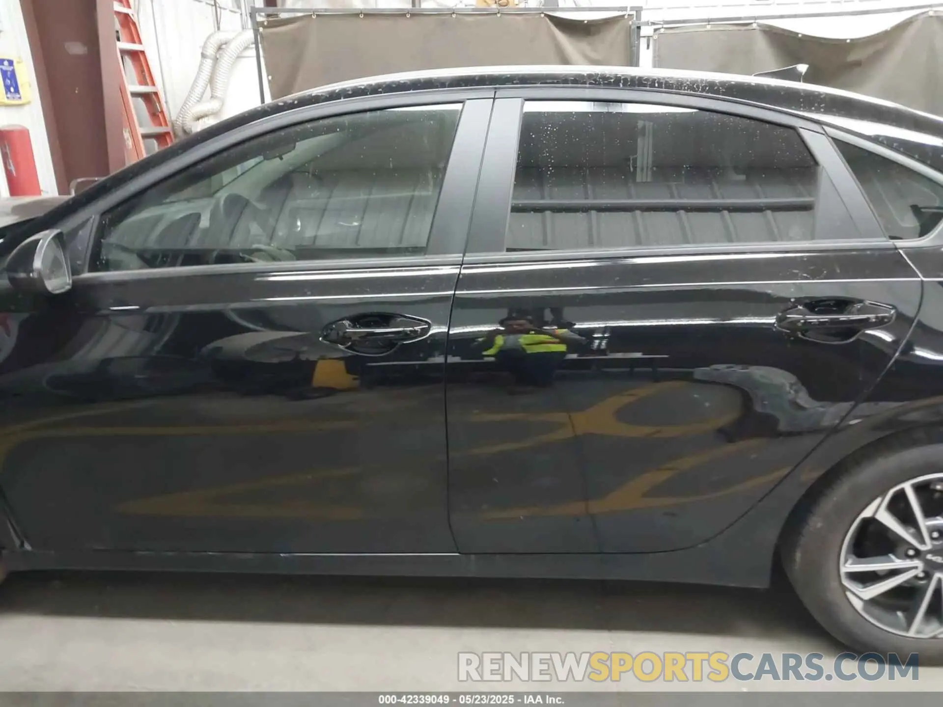 14 Photograph of a damaged car 3KPF24AD8PE682060 KIA FORTE 2023