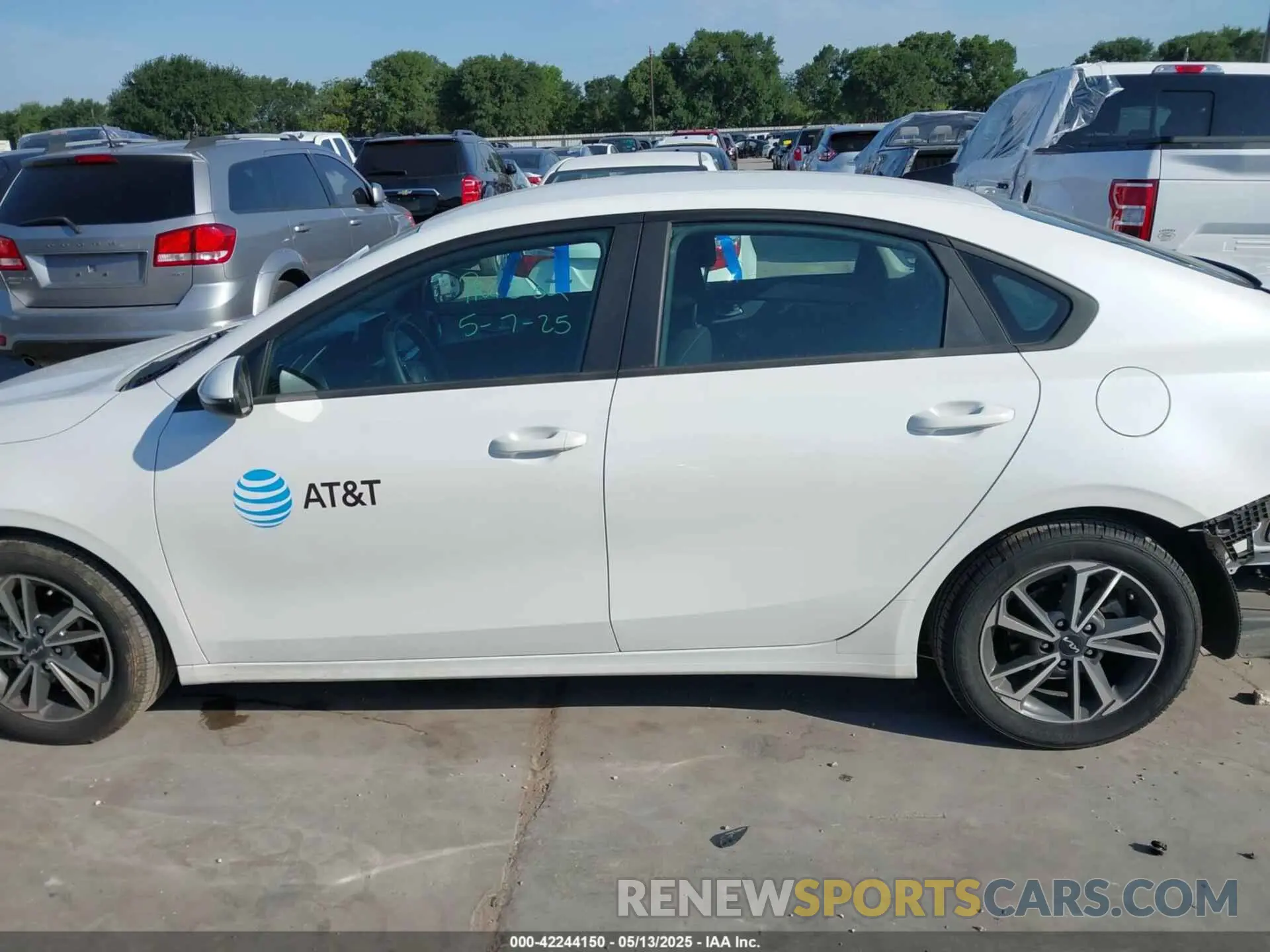15 Photograph of a damaged car 3KPF24AD9PE559996 KIA FORTE 2023