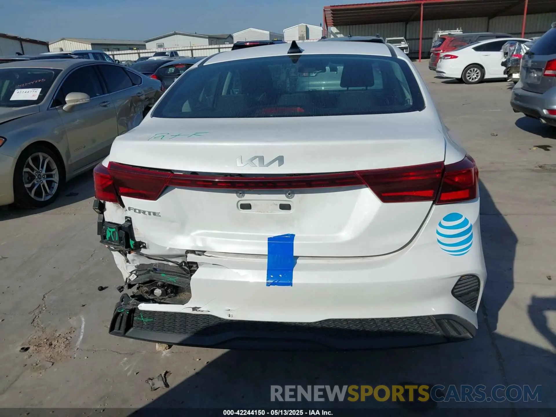 17 Photograph of a damaged car 3KPF24AD9PE559996 KIA FORTE 2023