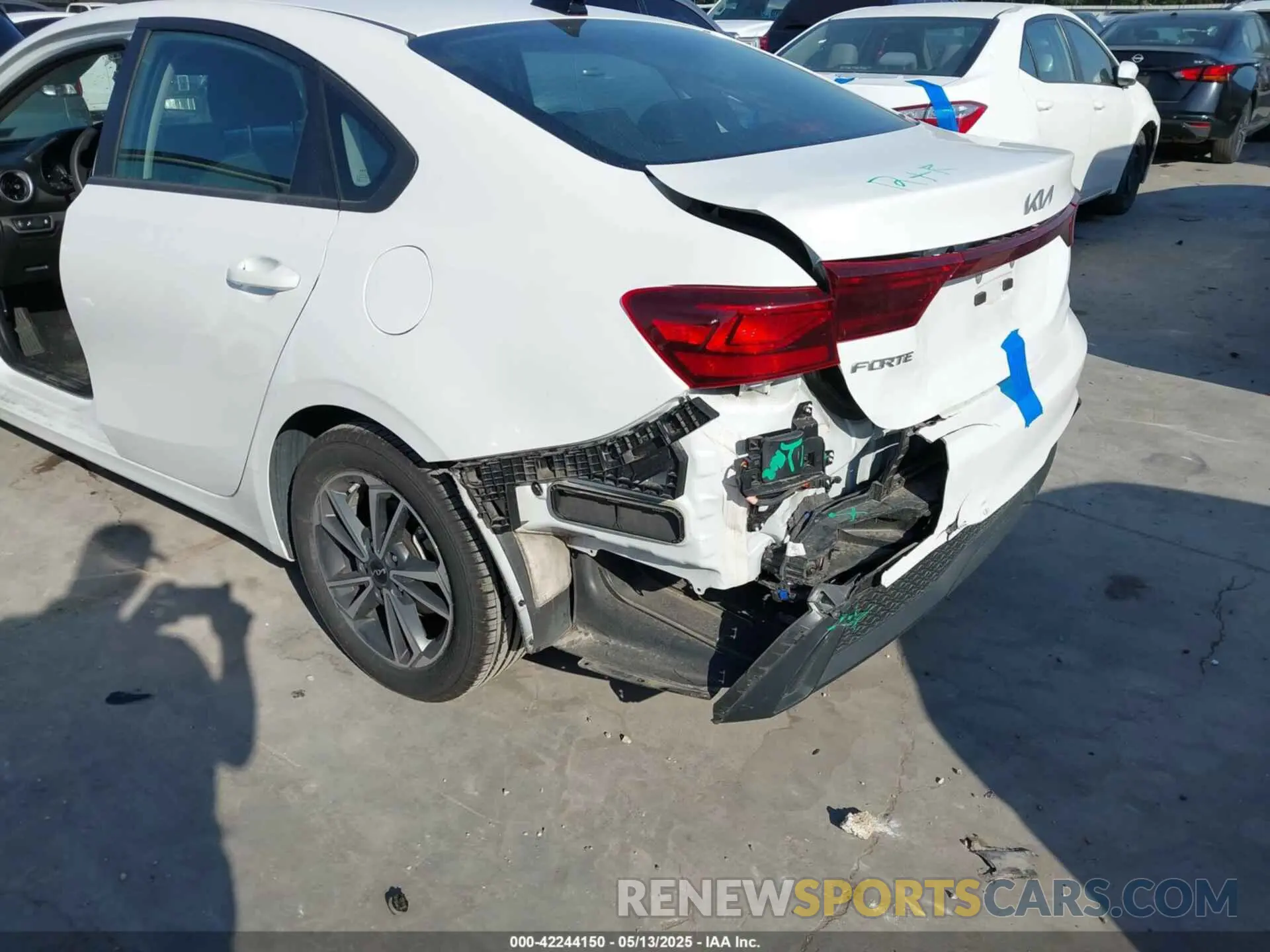 6 Photograph of a damaged car 3KPF24AD9PE559996 KIA FORTE 2023
