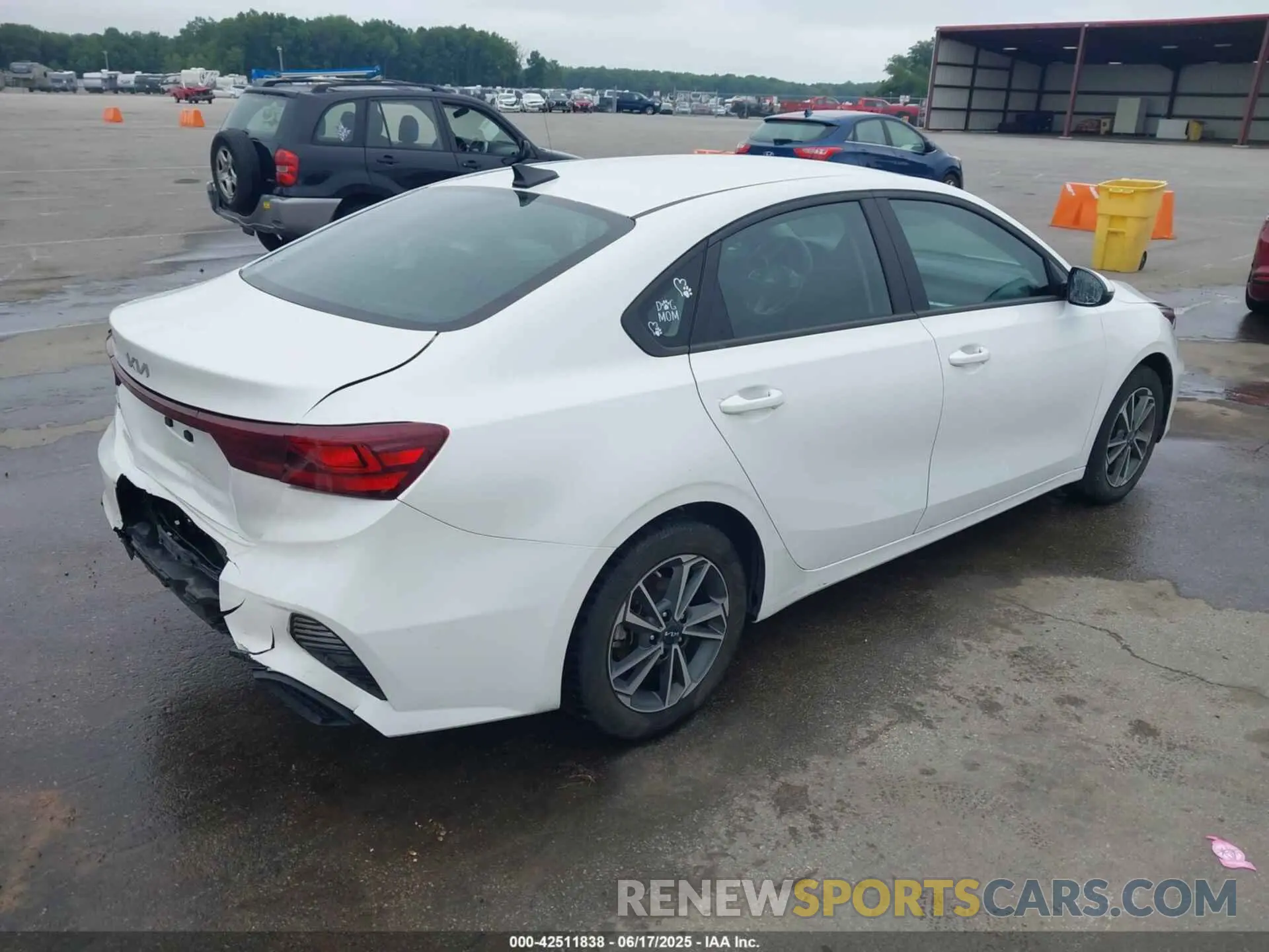 4 Photograph of a damaged car 3KPF24AD9PE597082 KIA FORTE 2023