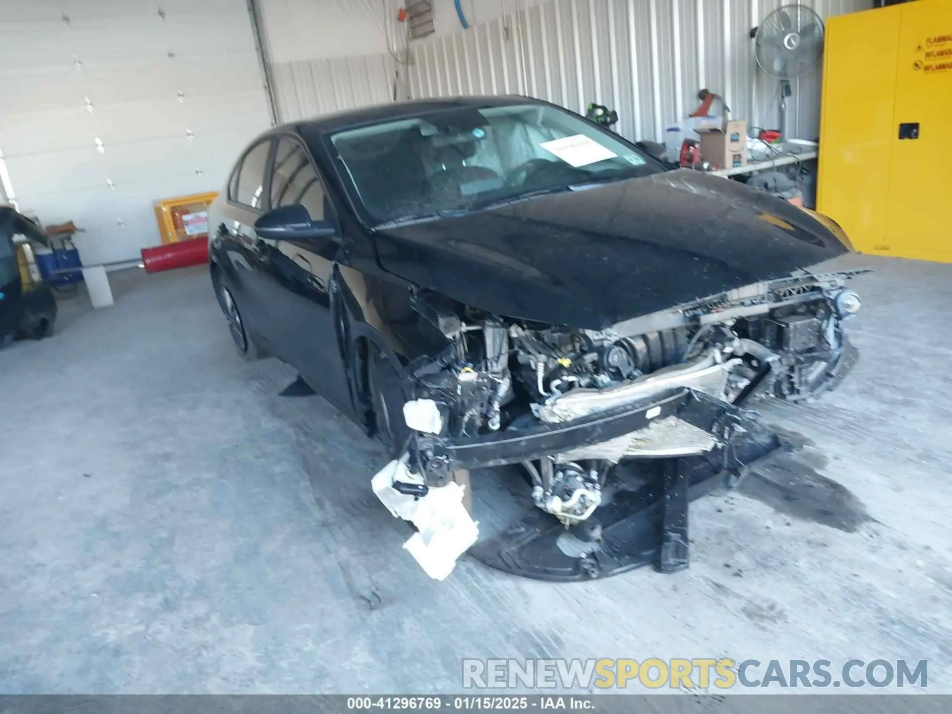 1 Photograph of a damaged car 3KPF24AD9PE618822 KIA FORTE 2023