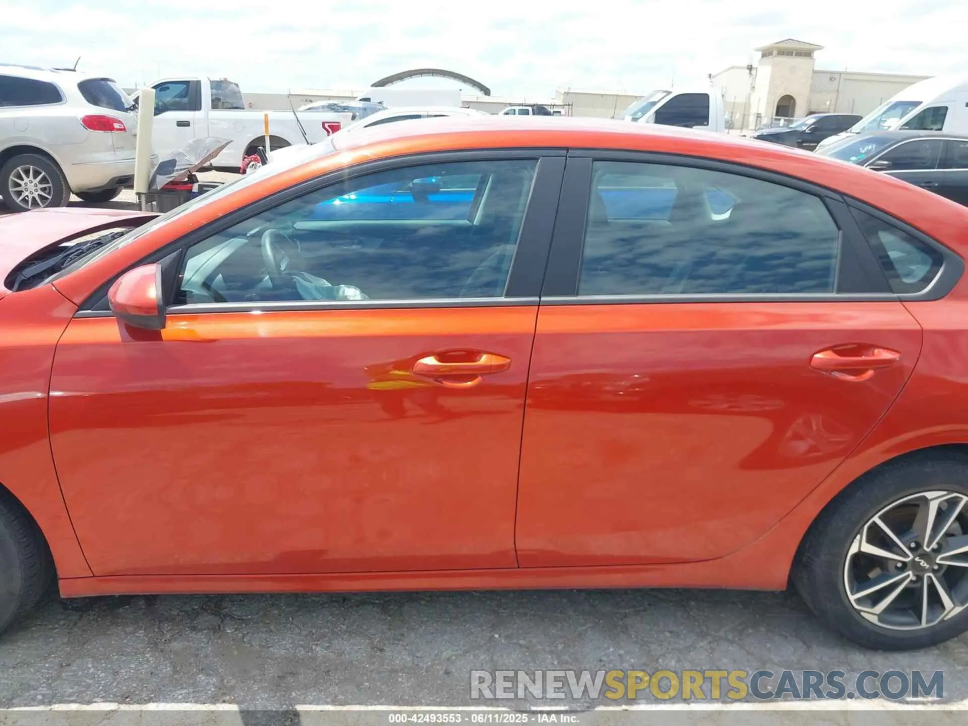 14 Photograph of a damaged car 3KPF24AD9PE627813 KIA FORTE 2023