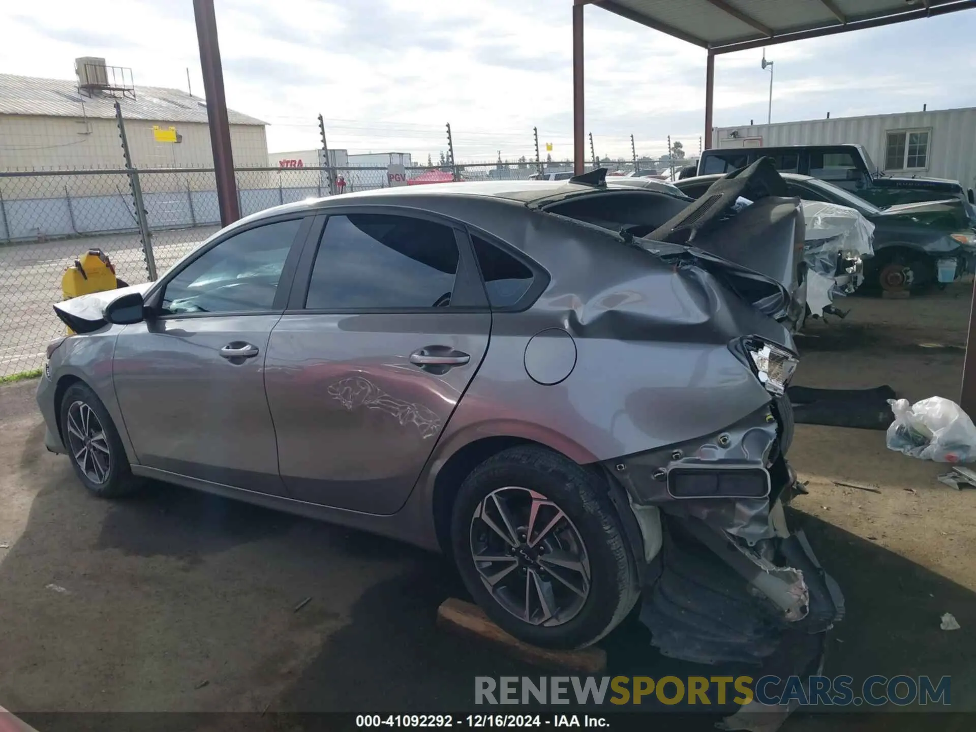 14 Photograph of a damaged car 3KPF24AD9PE640593 KIA FORTE 2023