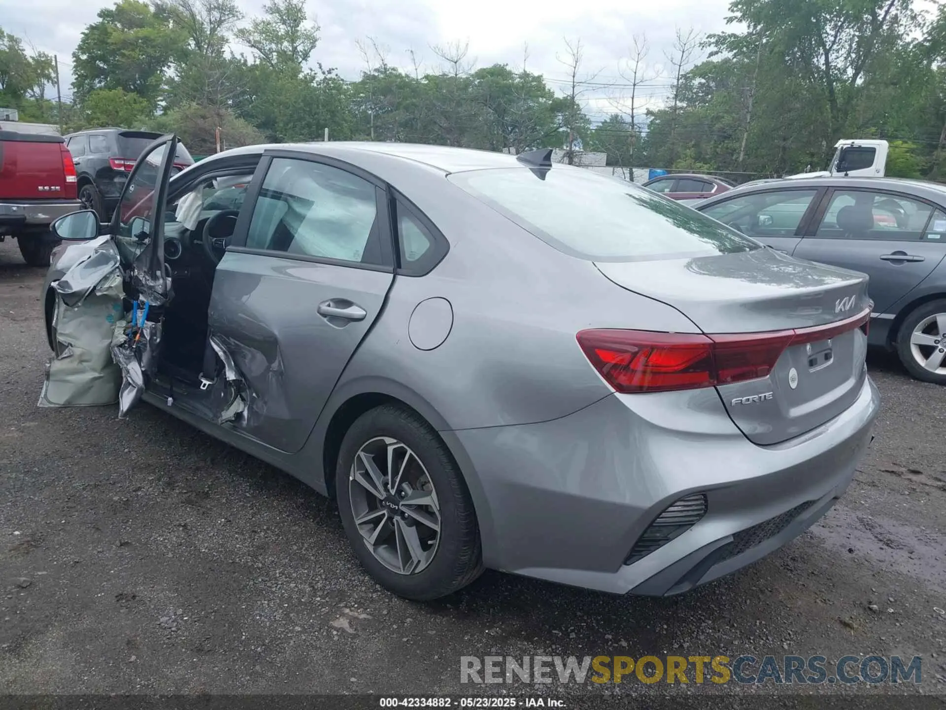 3 Photograph of a damaged car 3KPF24AD9PE641663 KIA FORTE 2023