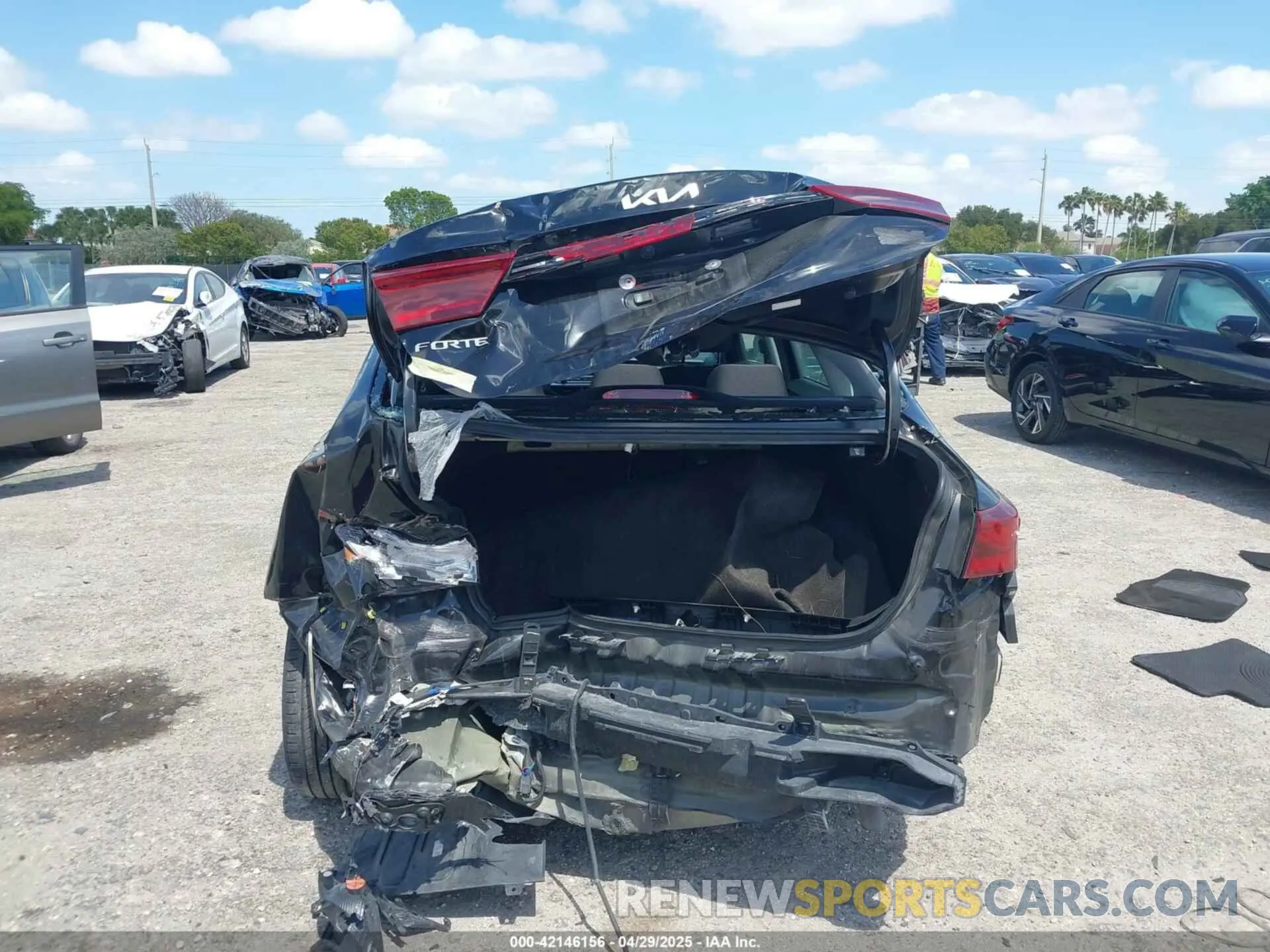 16 Photograph of a damaged car 3KPF24AD9PE643087 KIA FORTE 2023