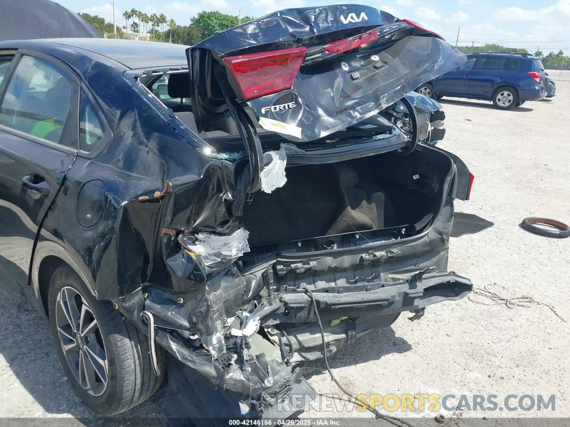 6 Photograph of a damaged car 3KPF24AD9PE643087 KIA FORTE 2023