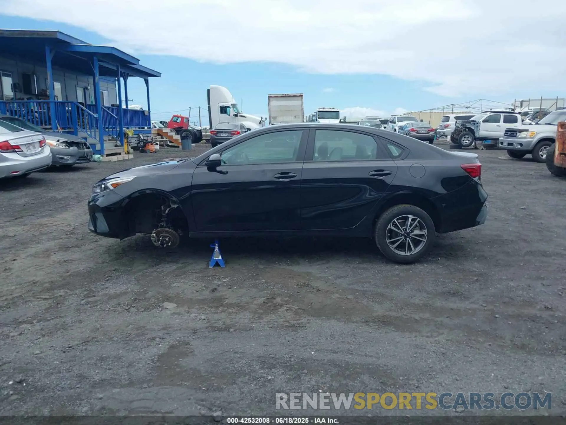 14 Photograph of a damaged car 3KPF24AD9PE646989 KIA FORTE 2023