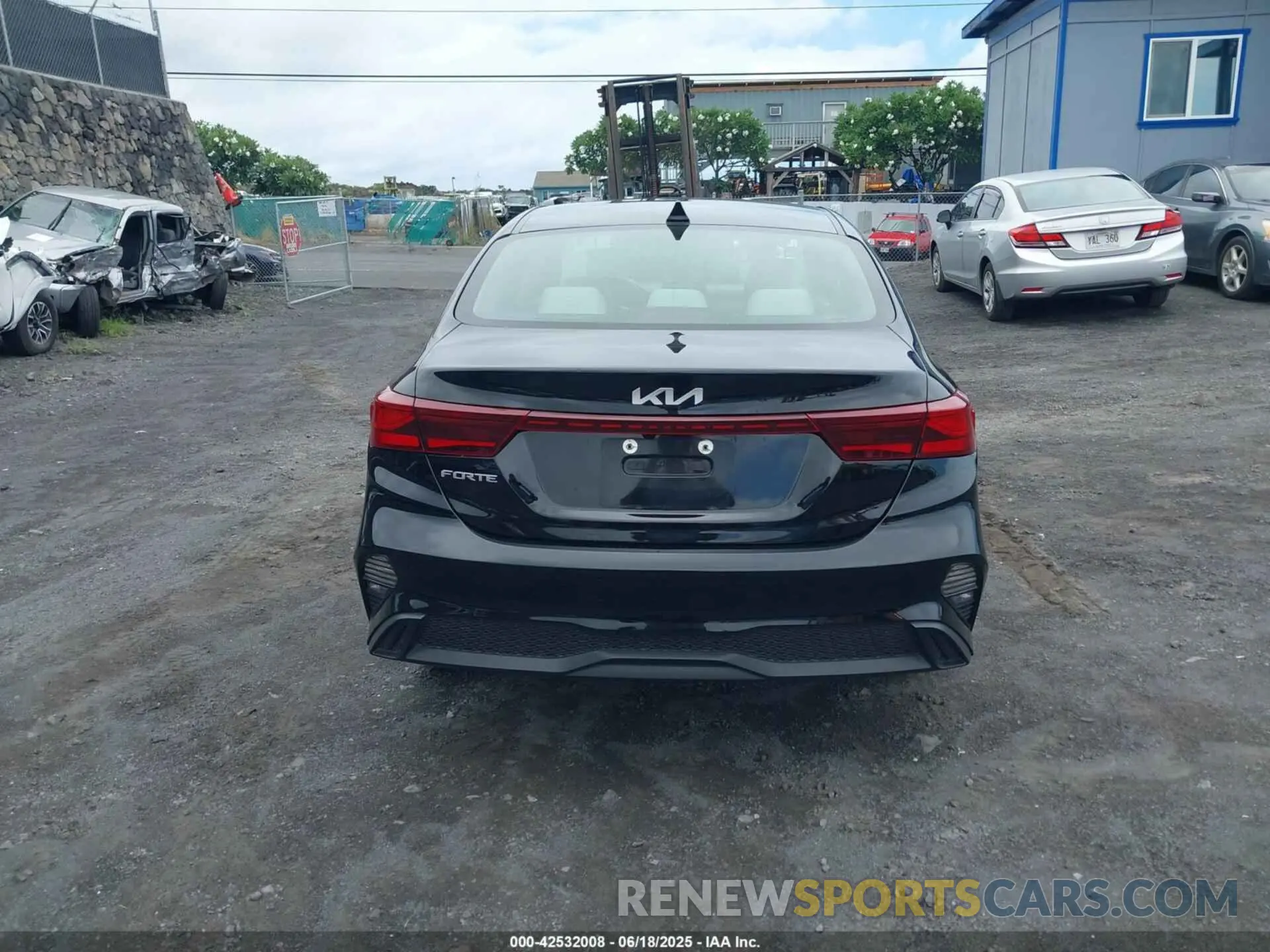 16 Photograph of a damaged car 3KPF24AD9PE646989 KIA FORTE 2023