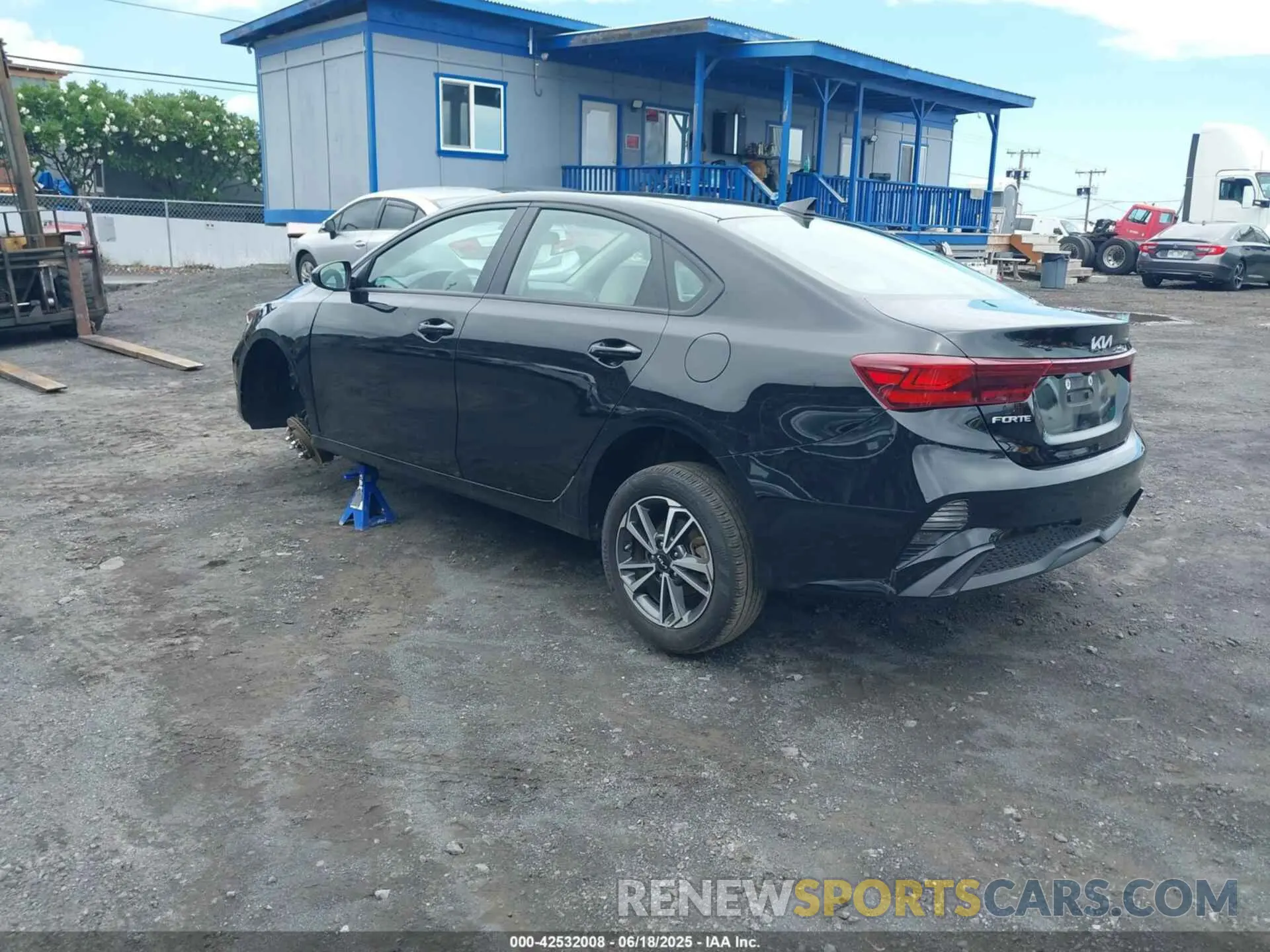 3 Photograph of a damaged car 3KPF24AD9PE646989 KIA FORTE 2023