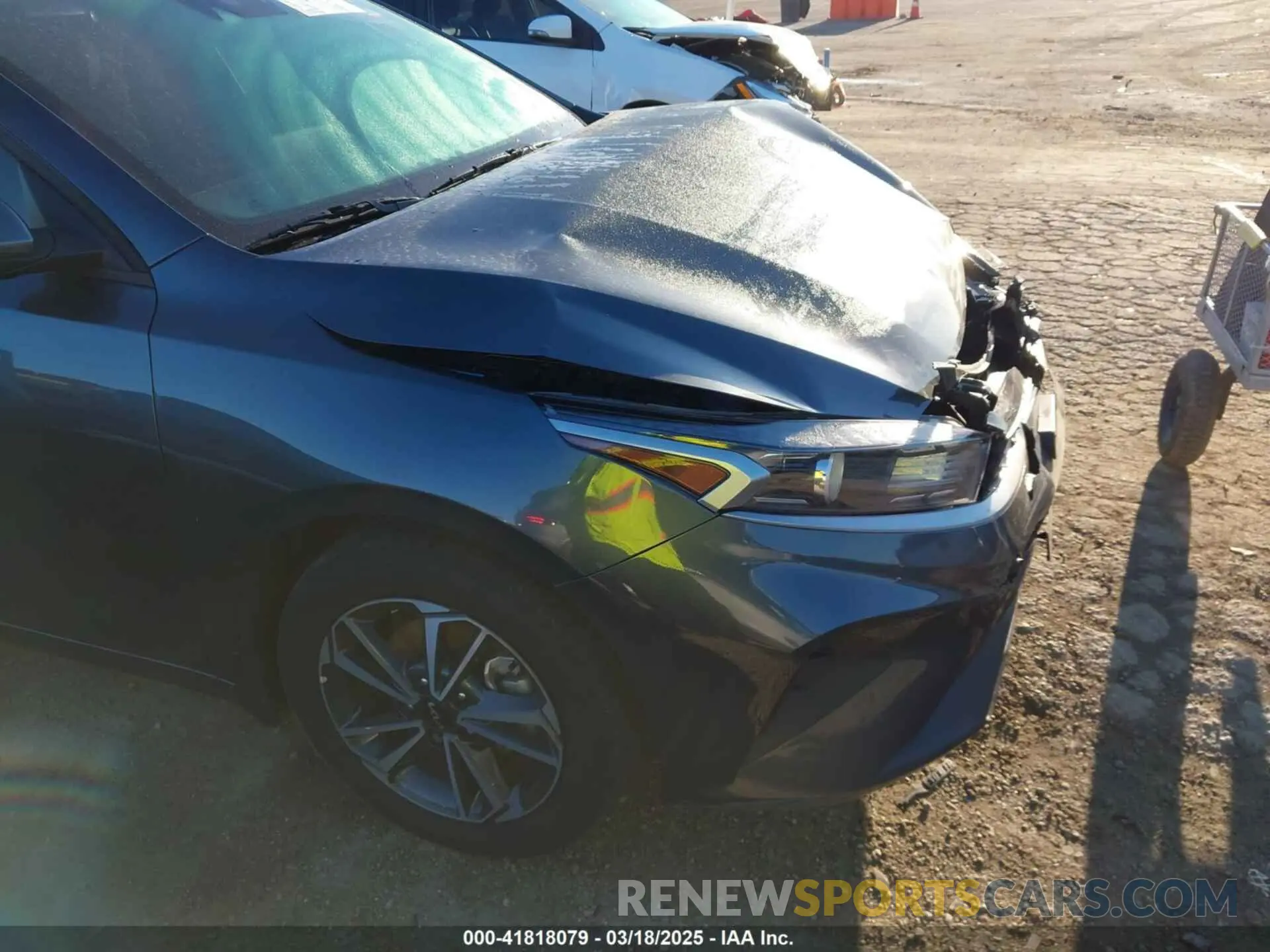 18 Photograph of a damaged car 3KPF24AD9PE652758 KIA FORTE 2023