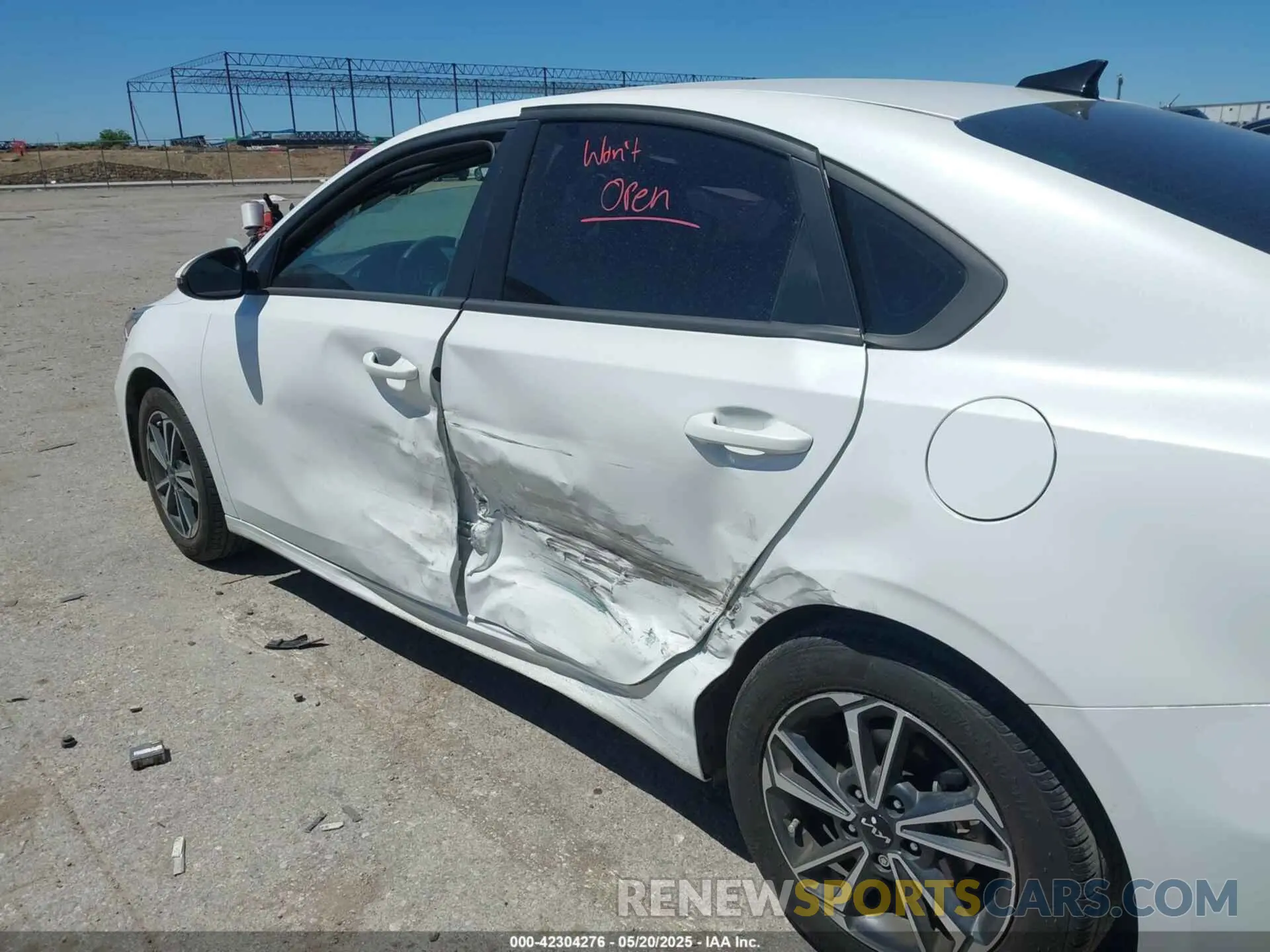 6 Photograph of a damaged car 3KPF24AD9PE655417 KIA FORTE 2023