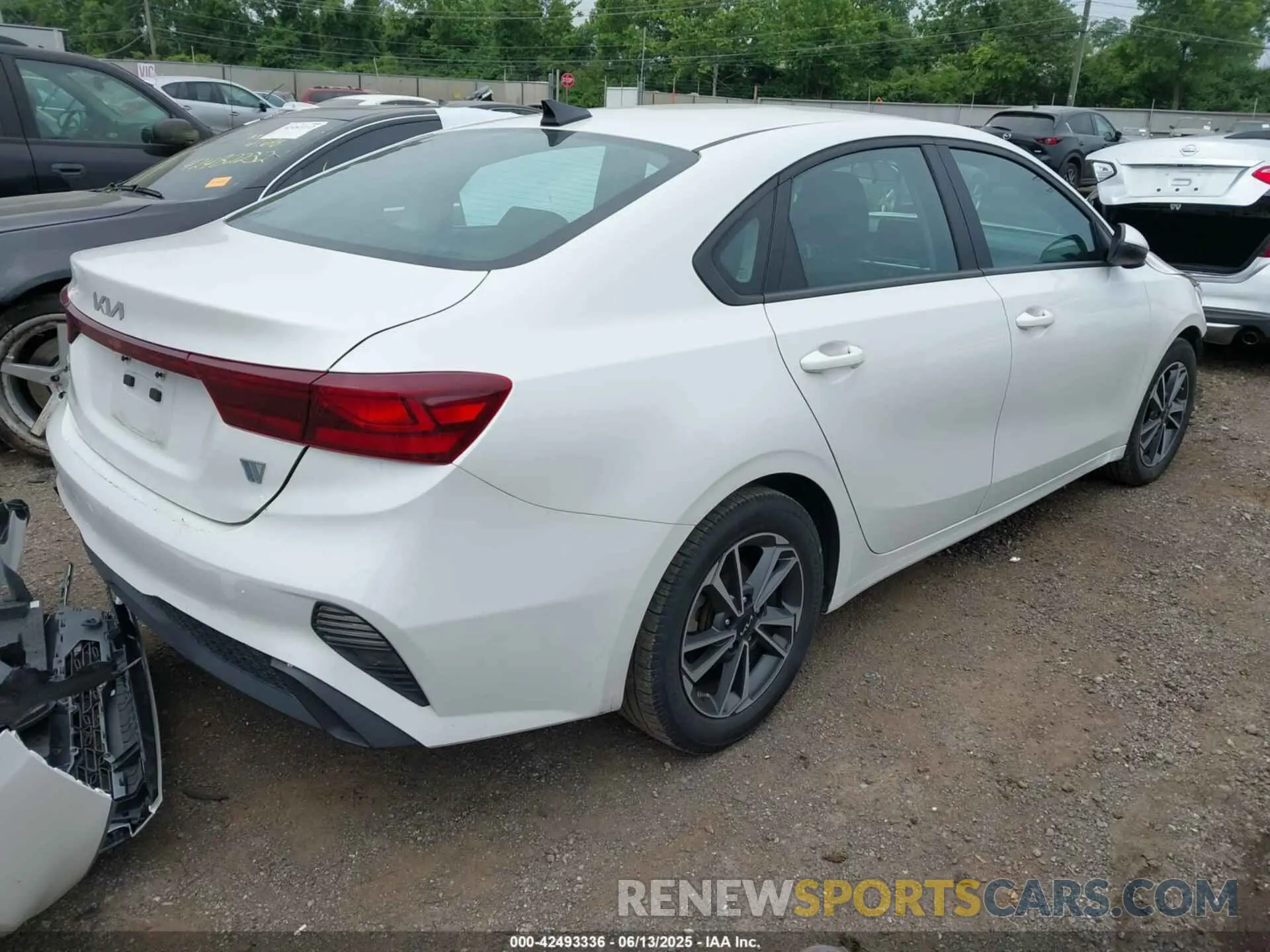 4 Photograph of a damaged car 3KPF24AD9PE675456 KIA FORTE 2023
