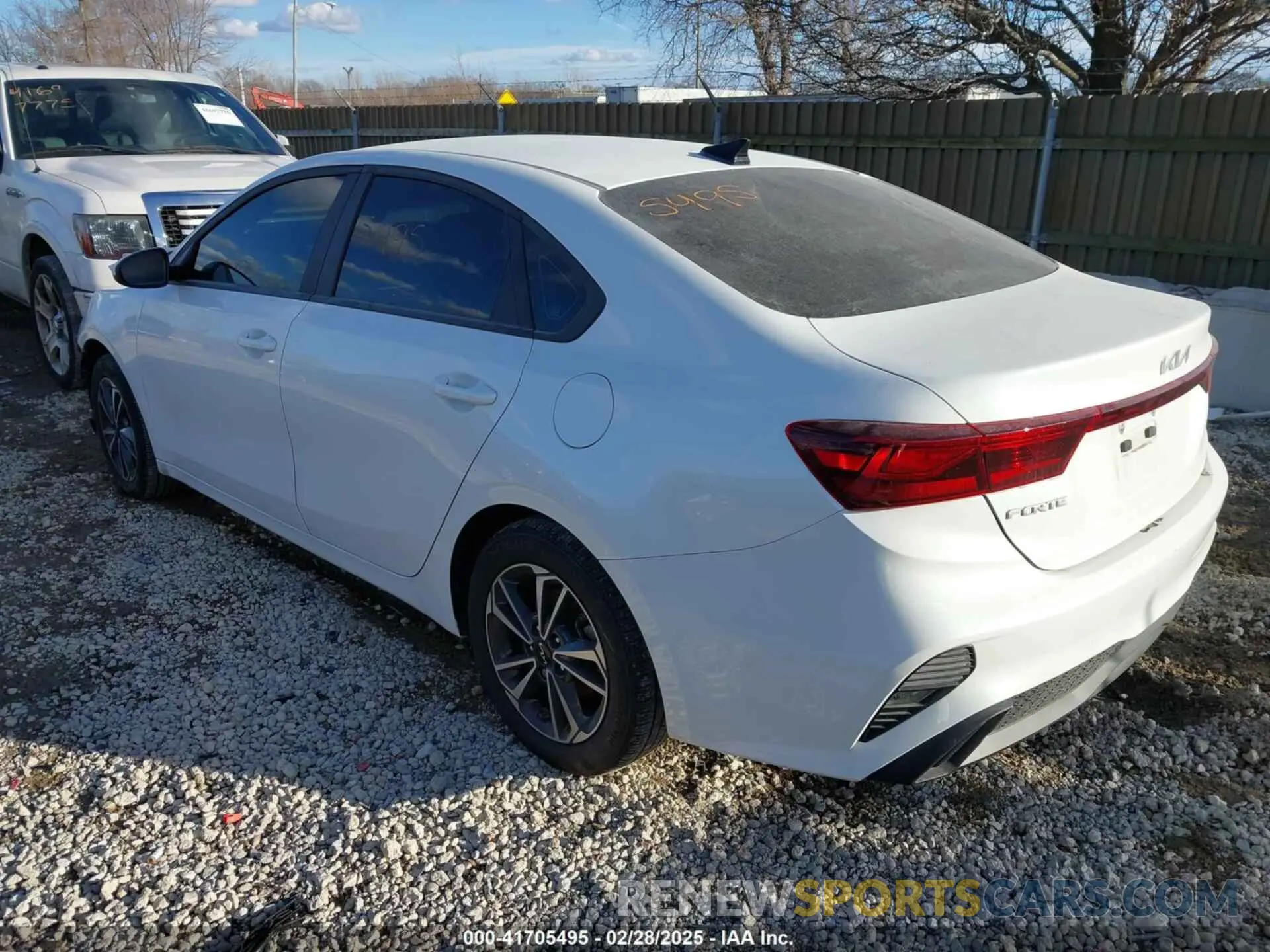 3 Photograph of a damaged car 3KPF24AD9PE685694 KIA FORTE 2023