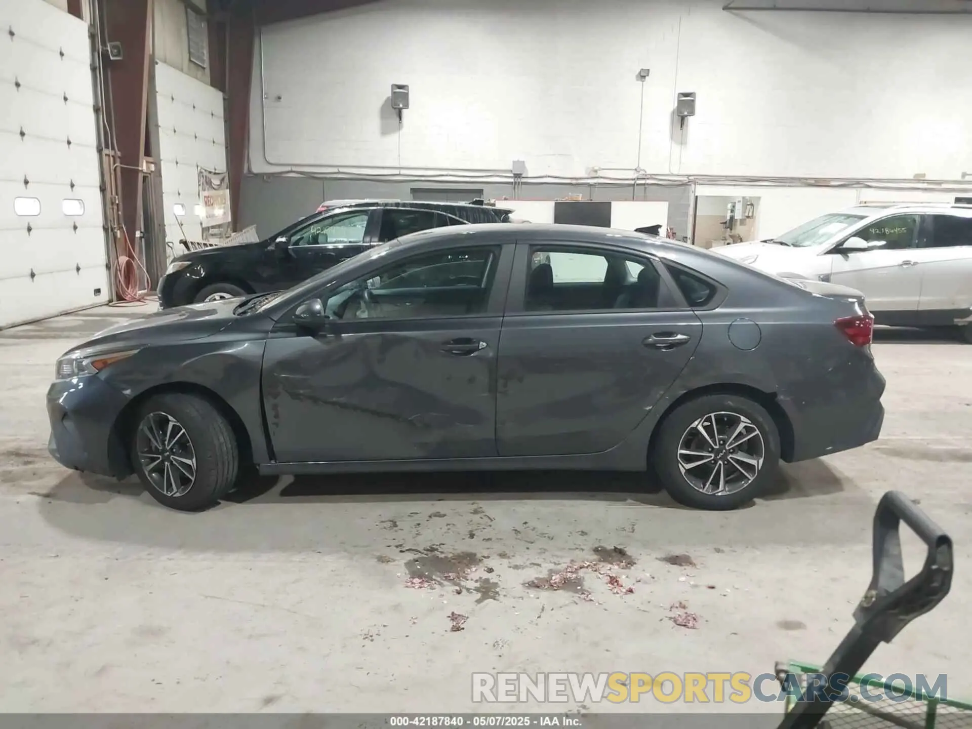 14 Photograph of a damaged car 3KPF24AD9PE691351 KIA FORTE 2023